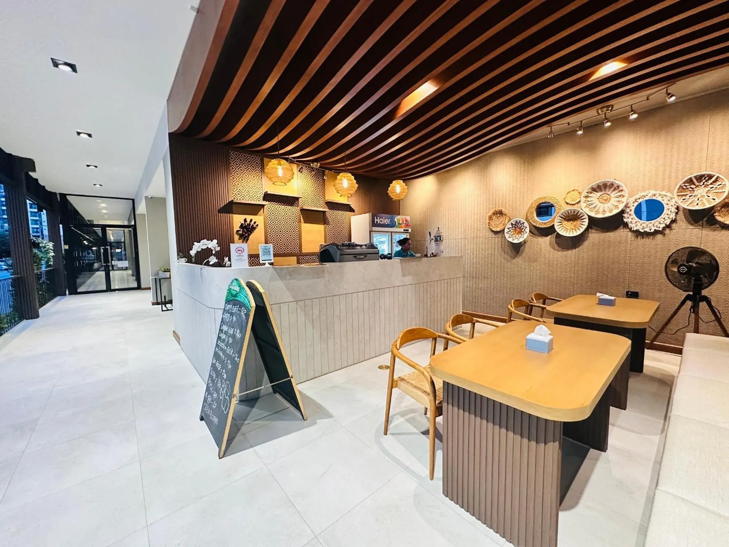 Breakfast in O2 Grand Suvarnabhumi Airport - Free Scheduled Shuttle from Hotel to Suvarnabhumi Airport Breakfast in O2 Grand Suvarnabhumi Airport - Free Scheduled Shuttle from Hotel to Suvarnabhumi Airport