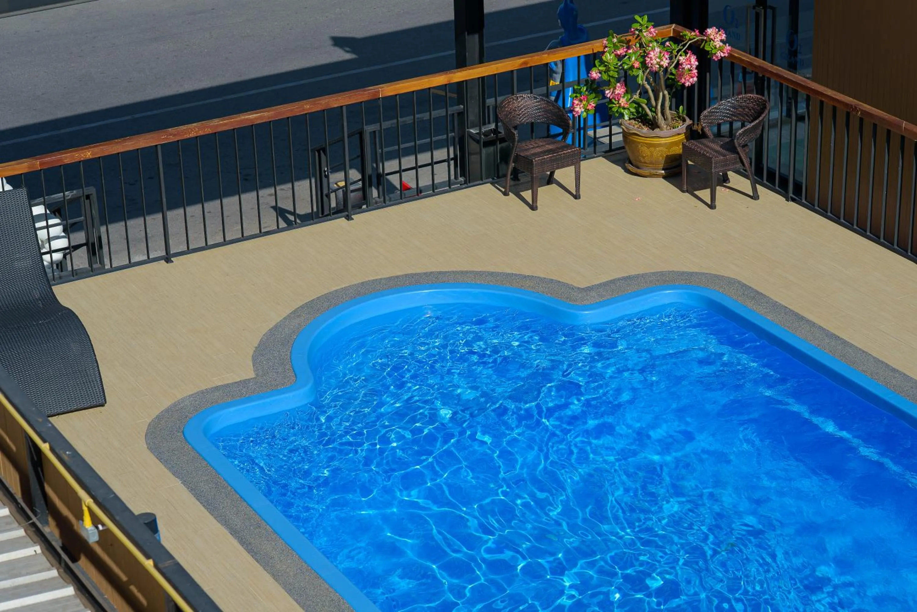 Swimming pool in O2 Luxury Hotel
