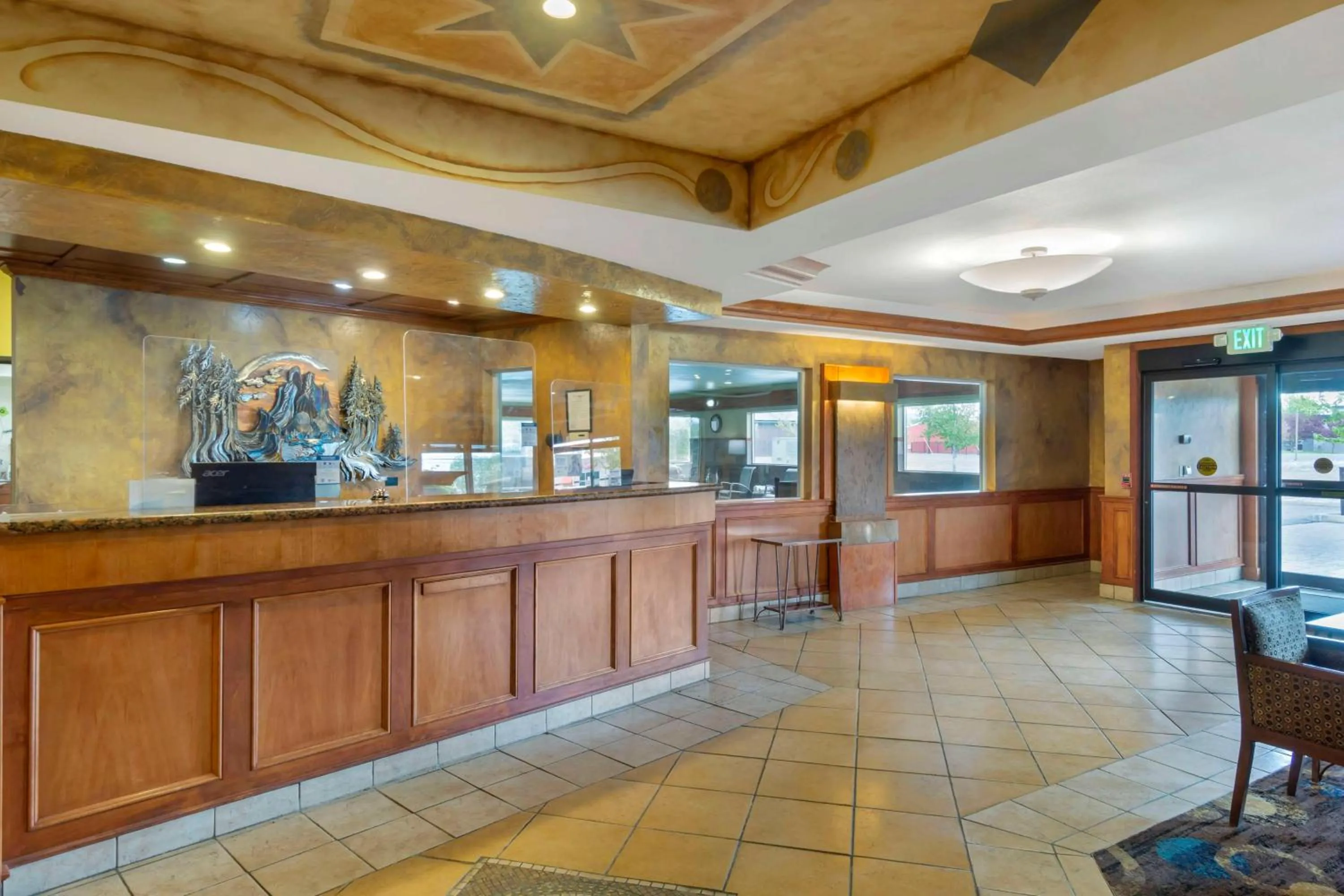 Lobby or reception in Best Western Plus Ellensburg Hotel