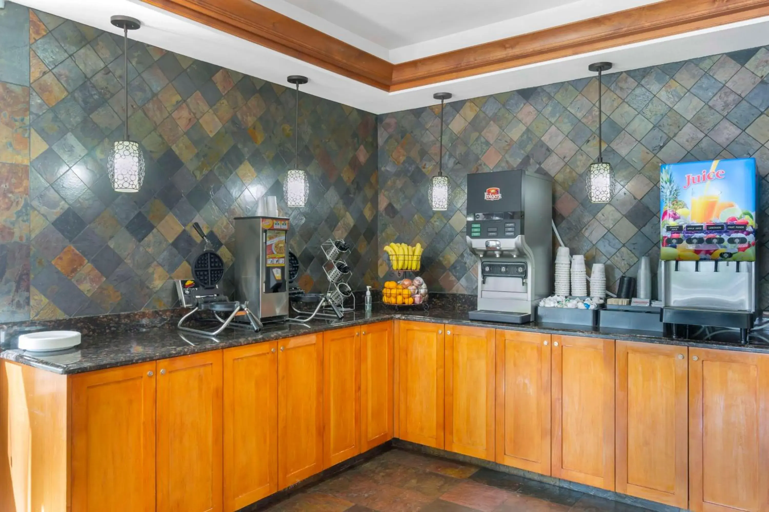 Breakfast in Best Western Plus Ellensburg Hotel Breakfast in Best Western Plus Ellensburg Hotel