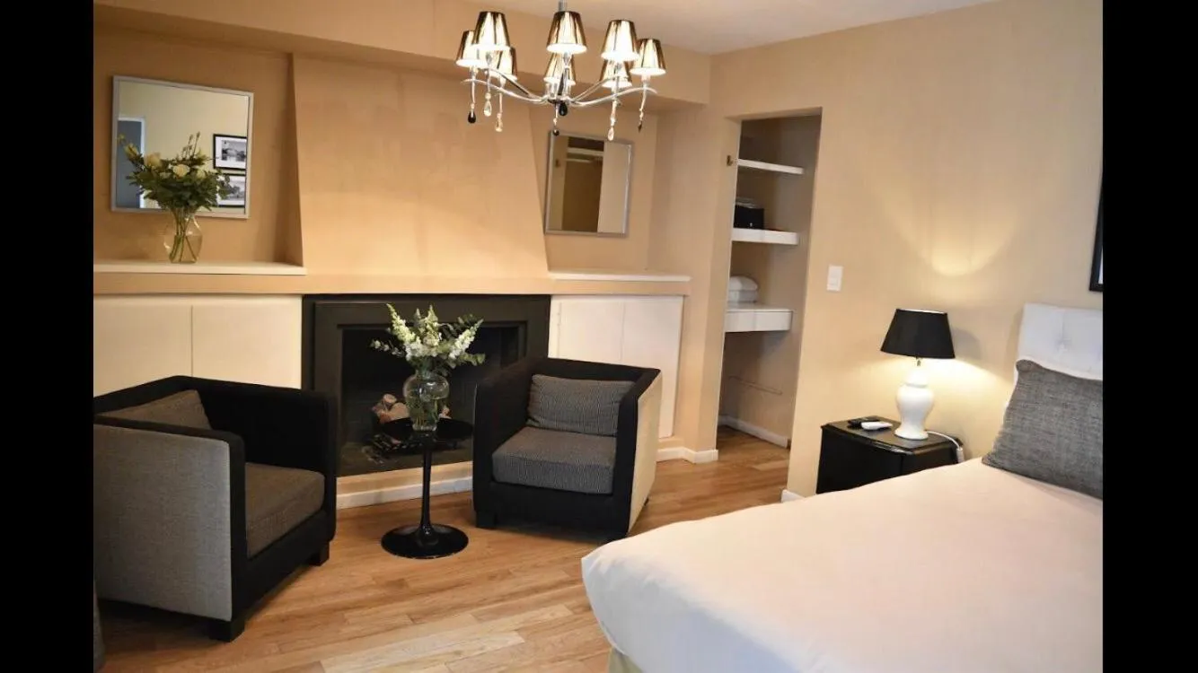 Photo of the whole room, Bed in Maitre Hotel Boutique