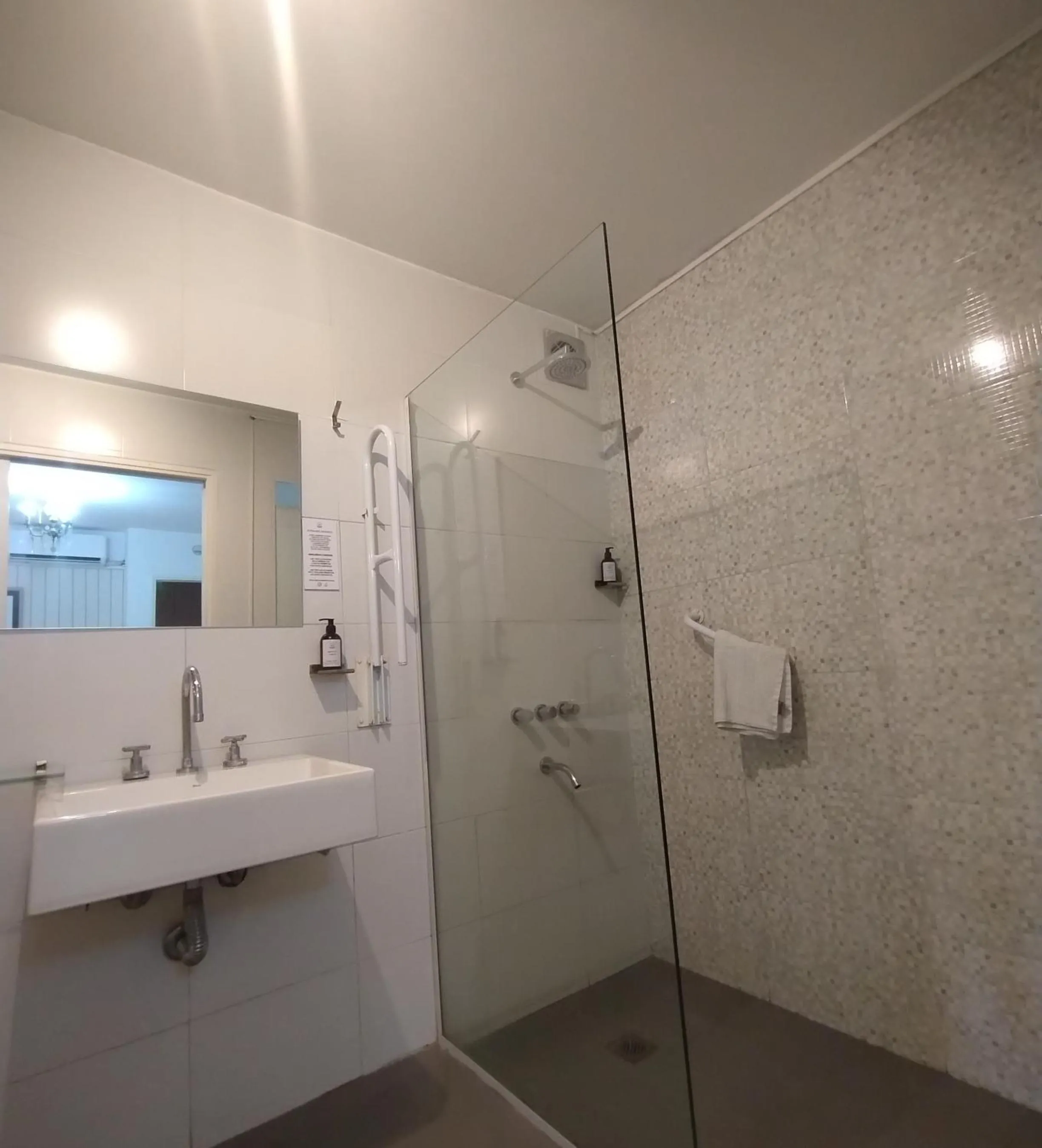 Shower in Maitre Hotel Boutique