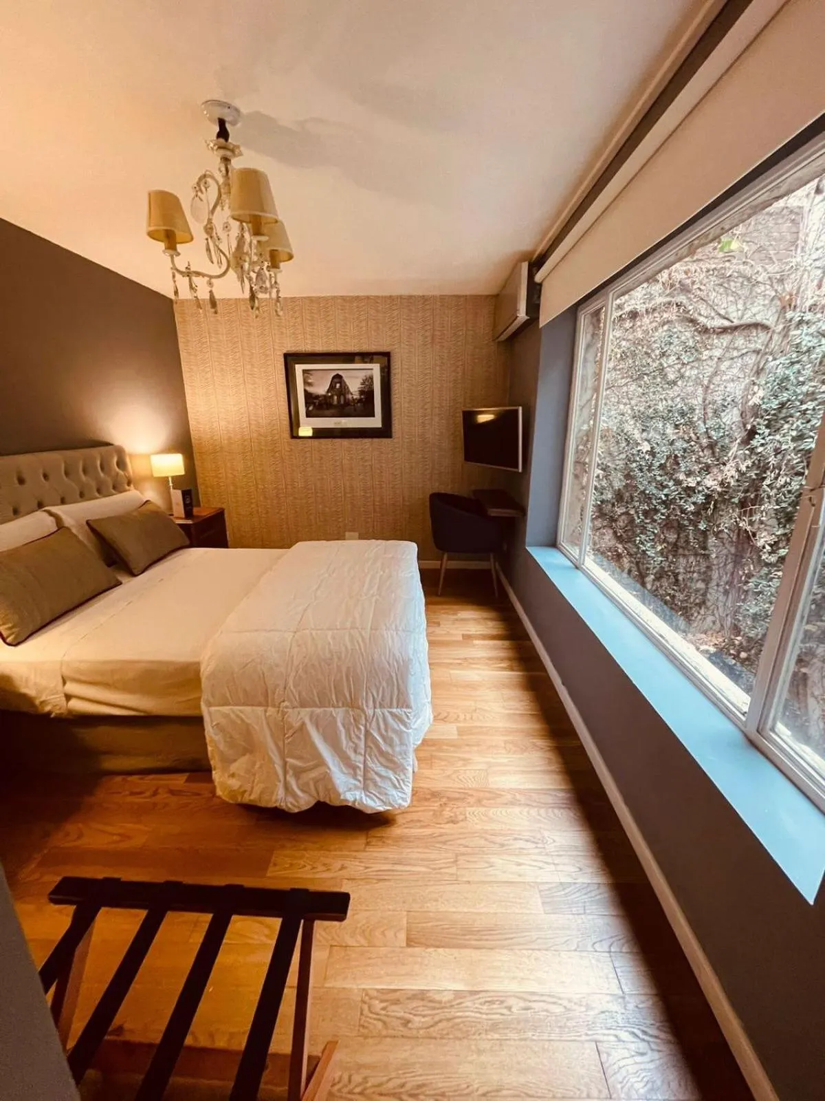 Photo of the whole room in Maitre Hotel Boutique