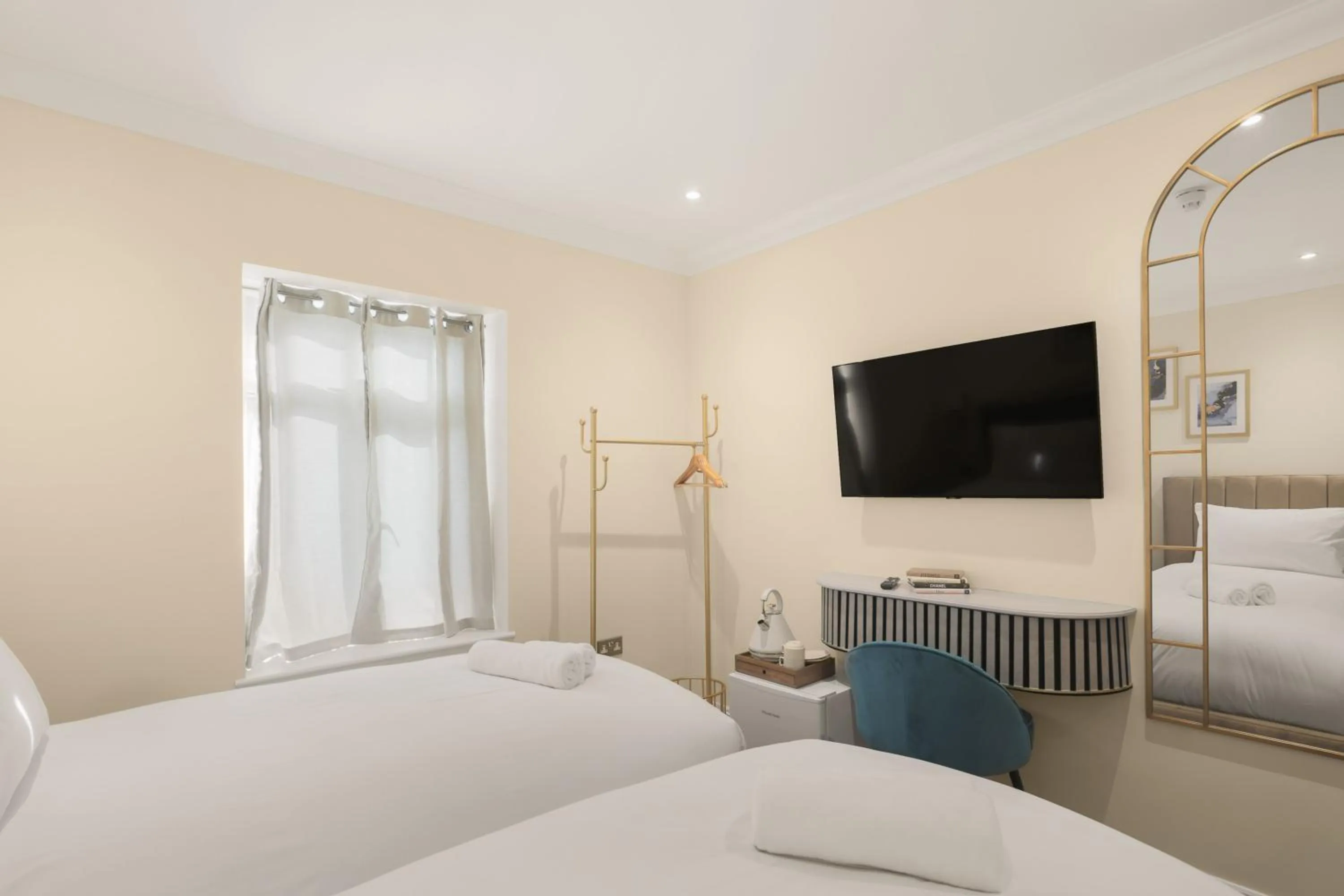 Bed in London Star Hotel