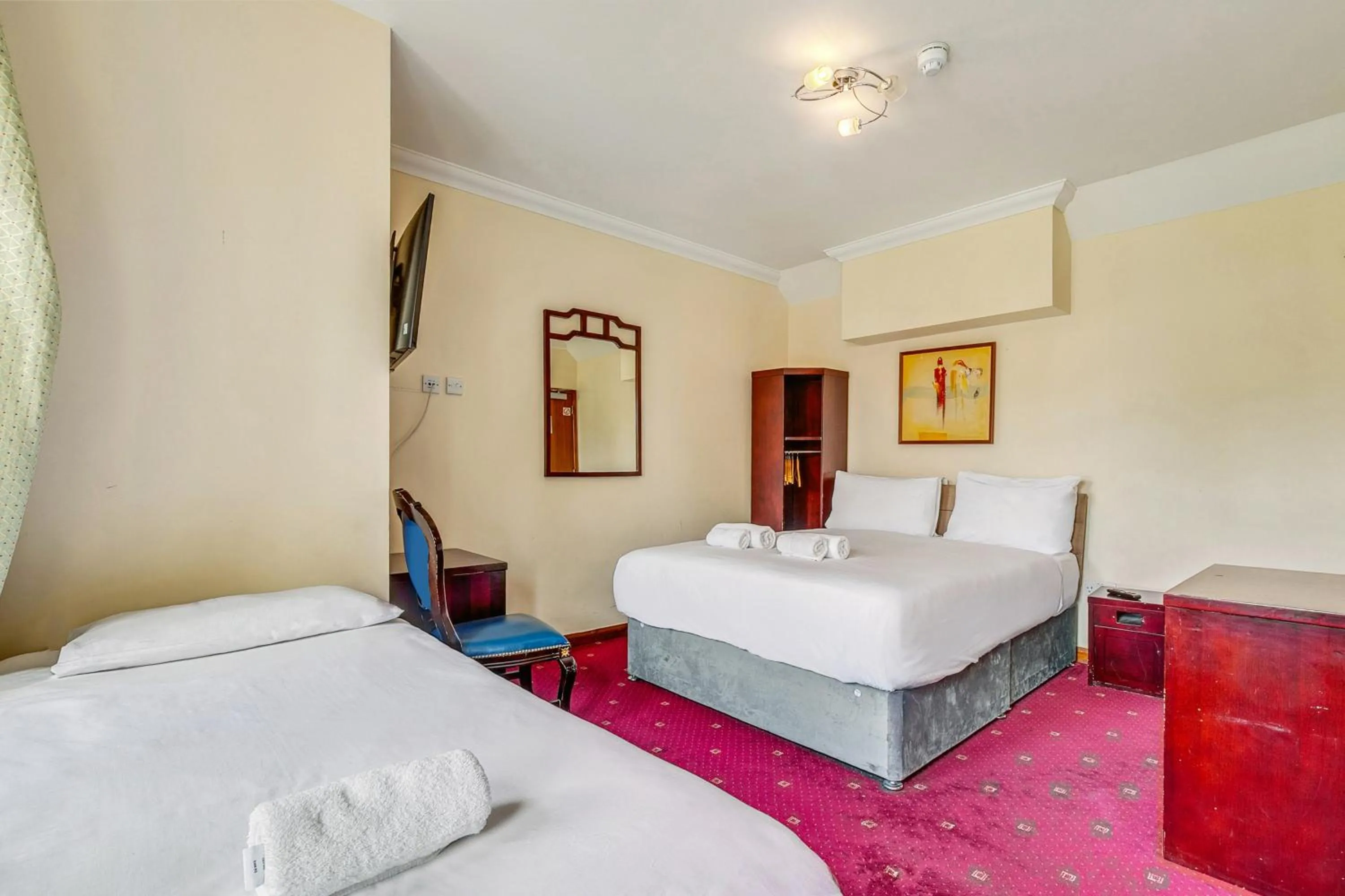 Bedroom, Bed in London Star Hotel