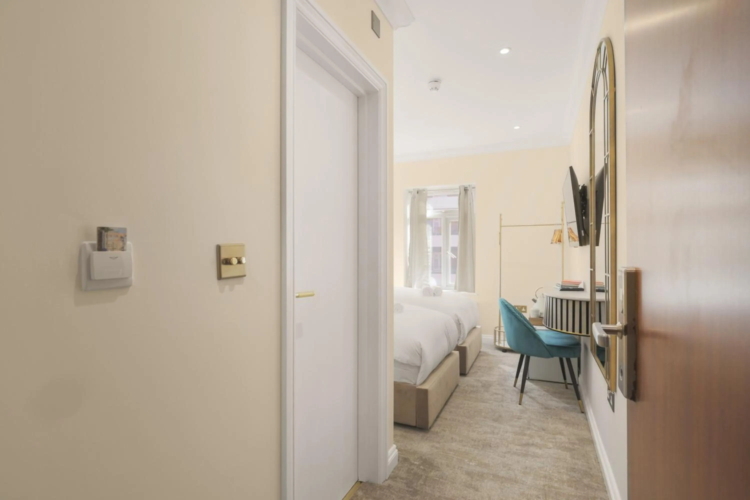 Bedroom in London Star Hotel