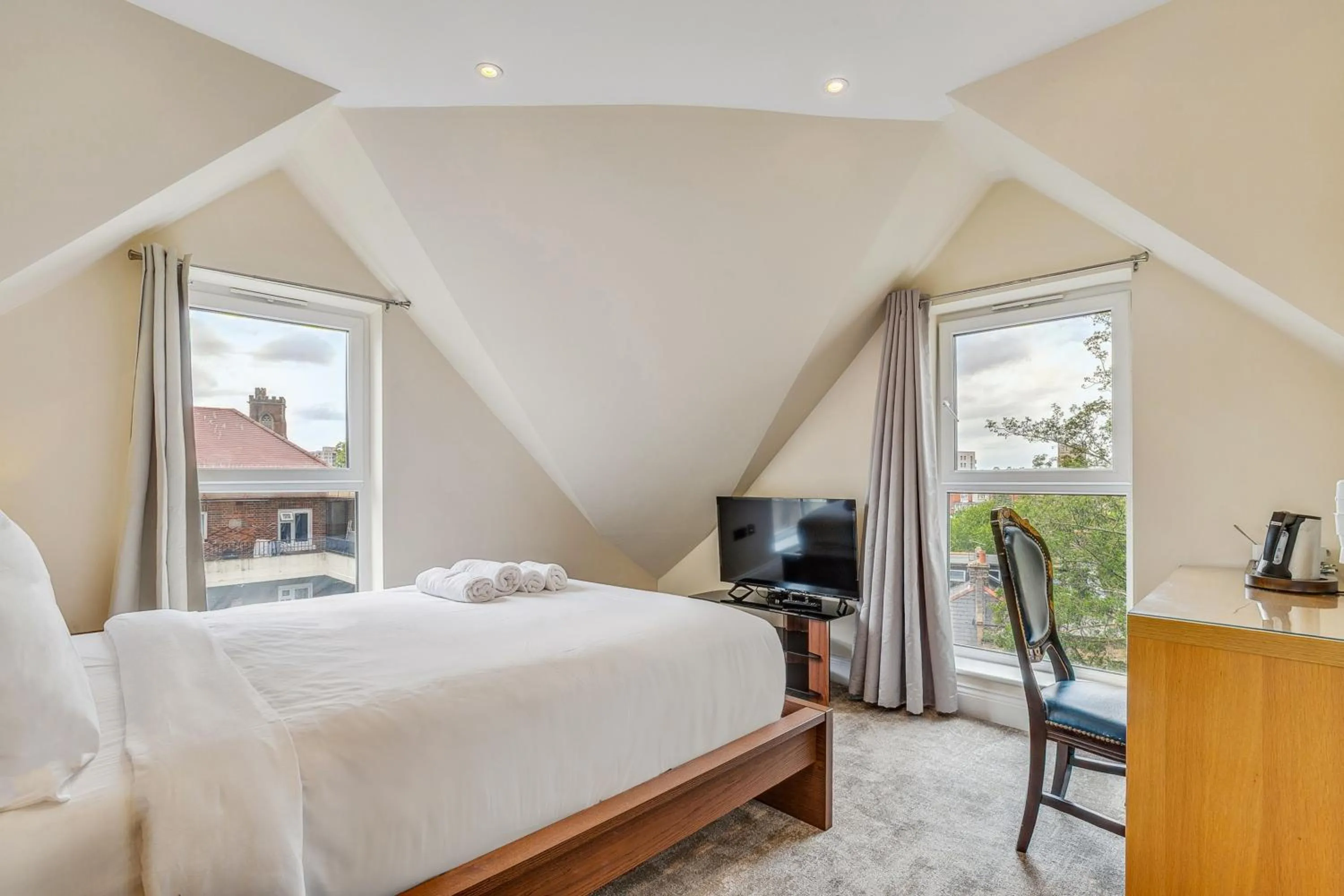 Bedroom, Bed in London Star Hotel