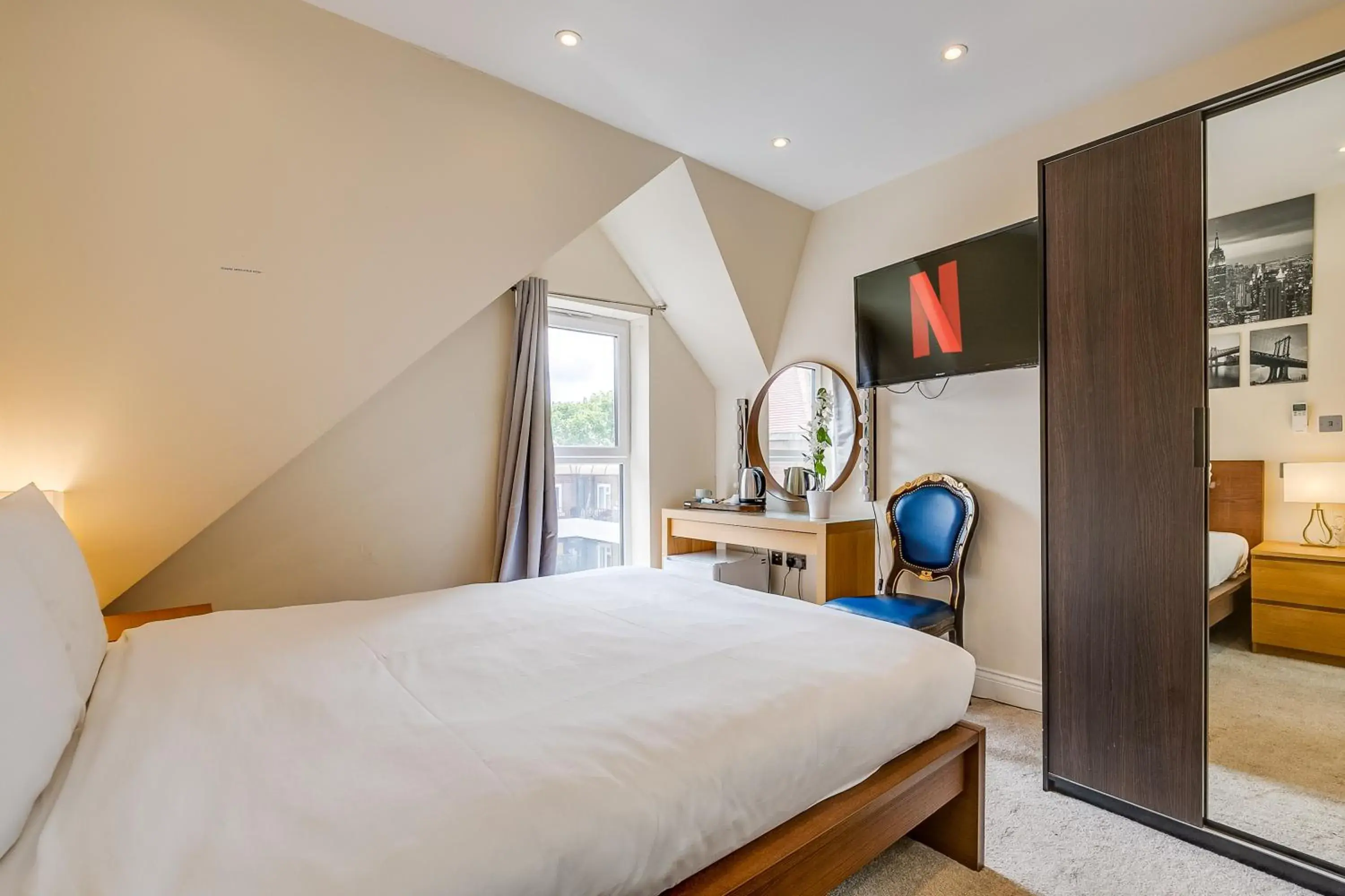 Bedroom, Bed in London Star Hotel Bedroom, Bed in London Star Hotel