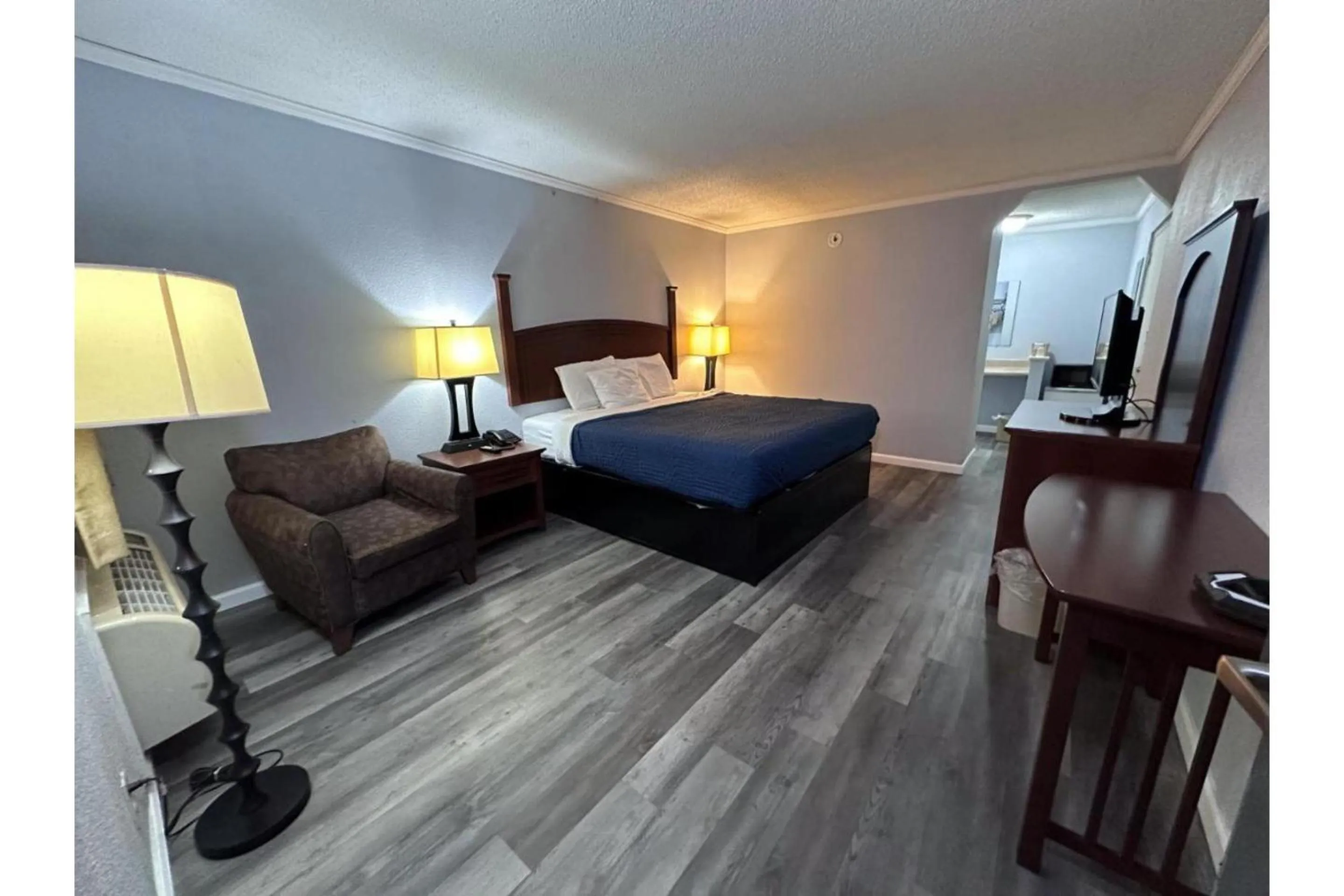 Bed in Jacksonville Inn