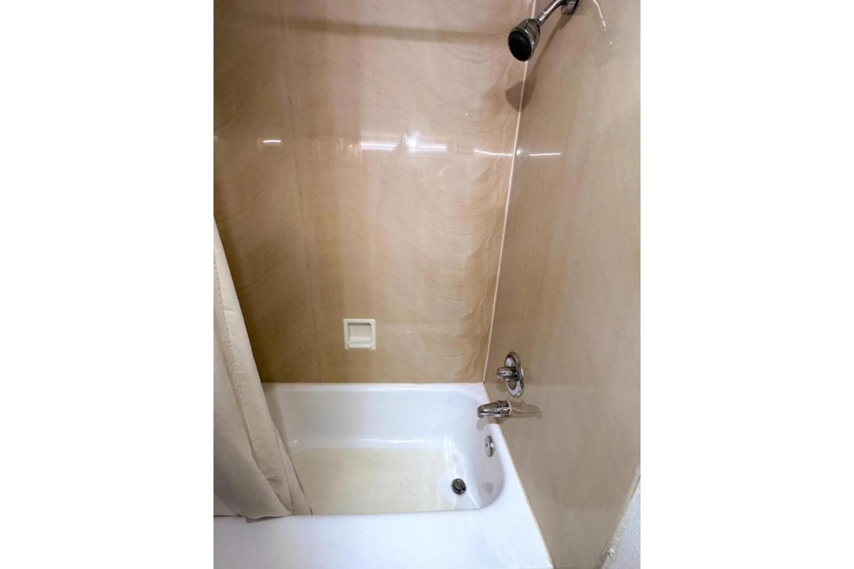 Bathroom in Jacksonville Inn