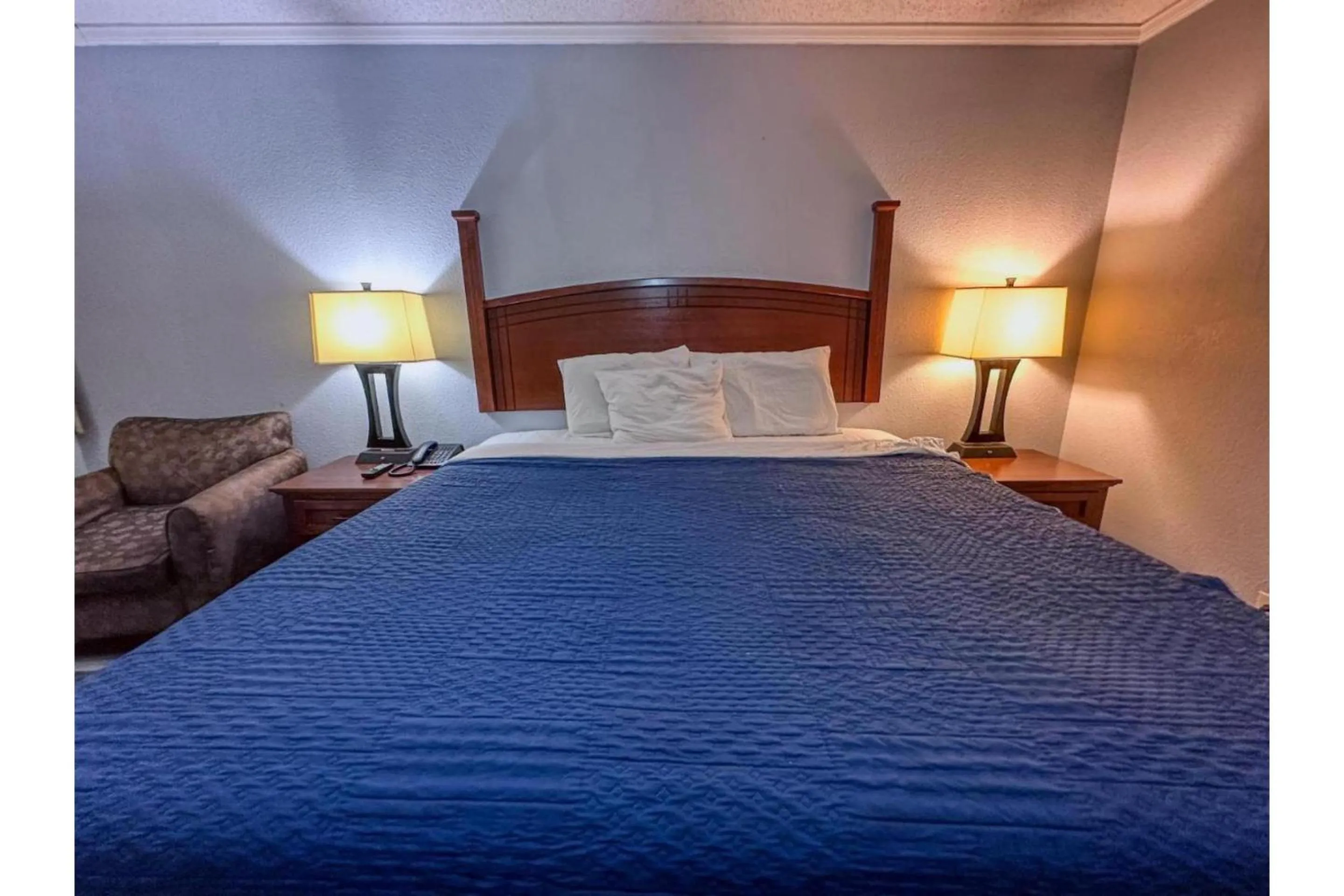 Bed in Jacksonville Inn