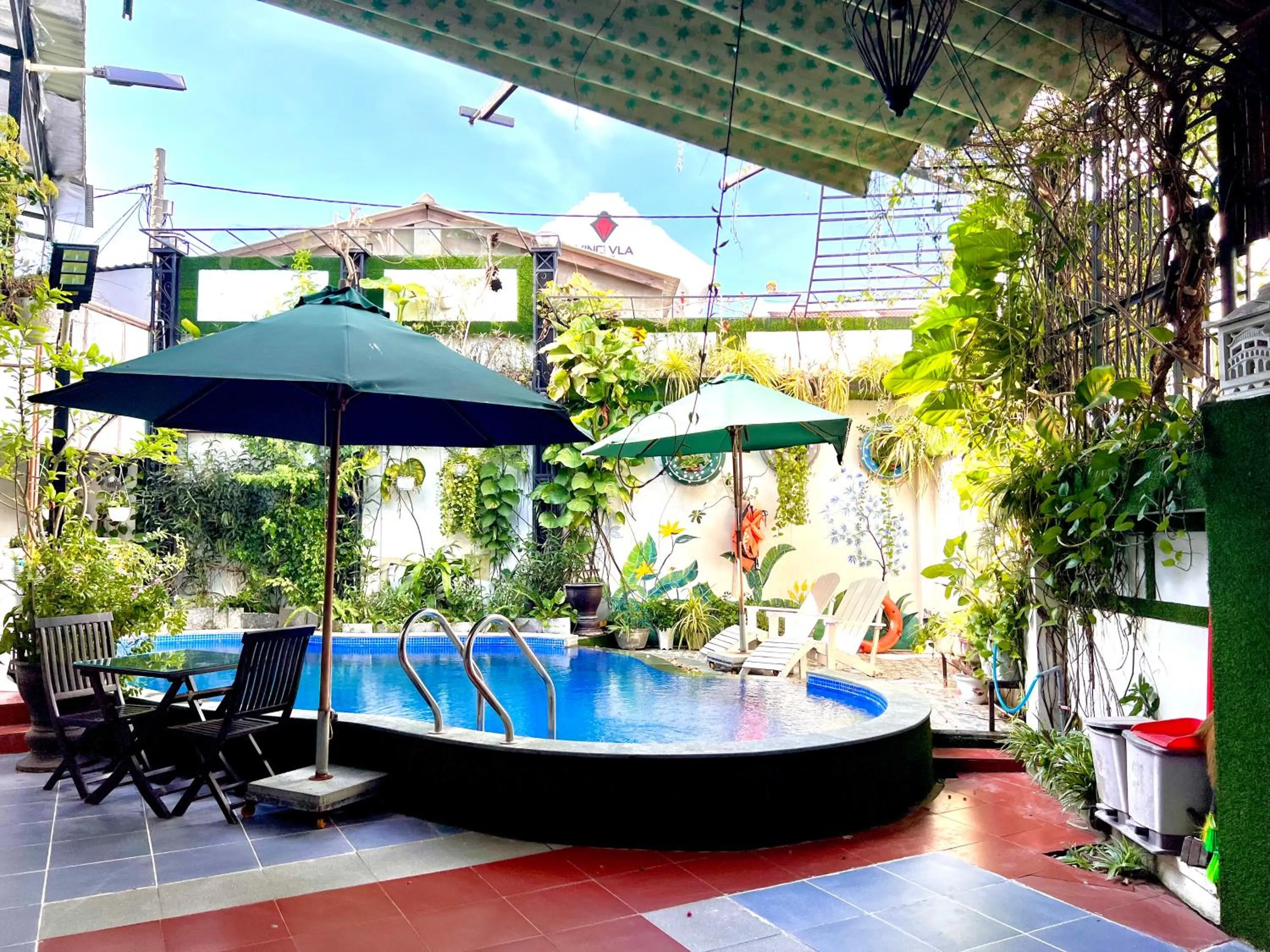 Swimming pool in Ngo House 2 Villa