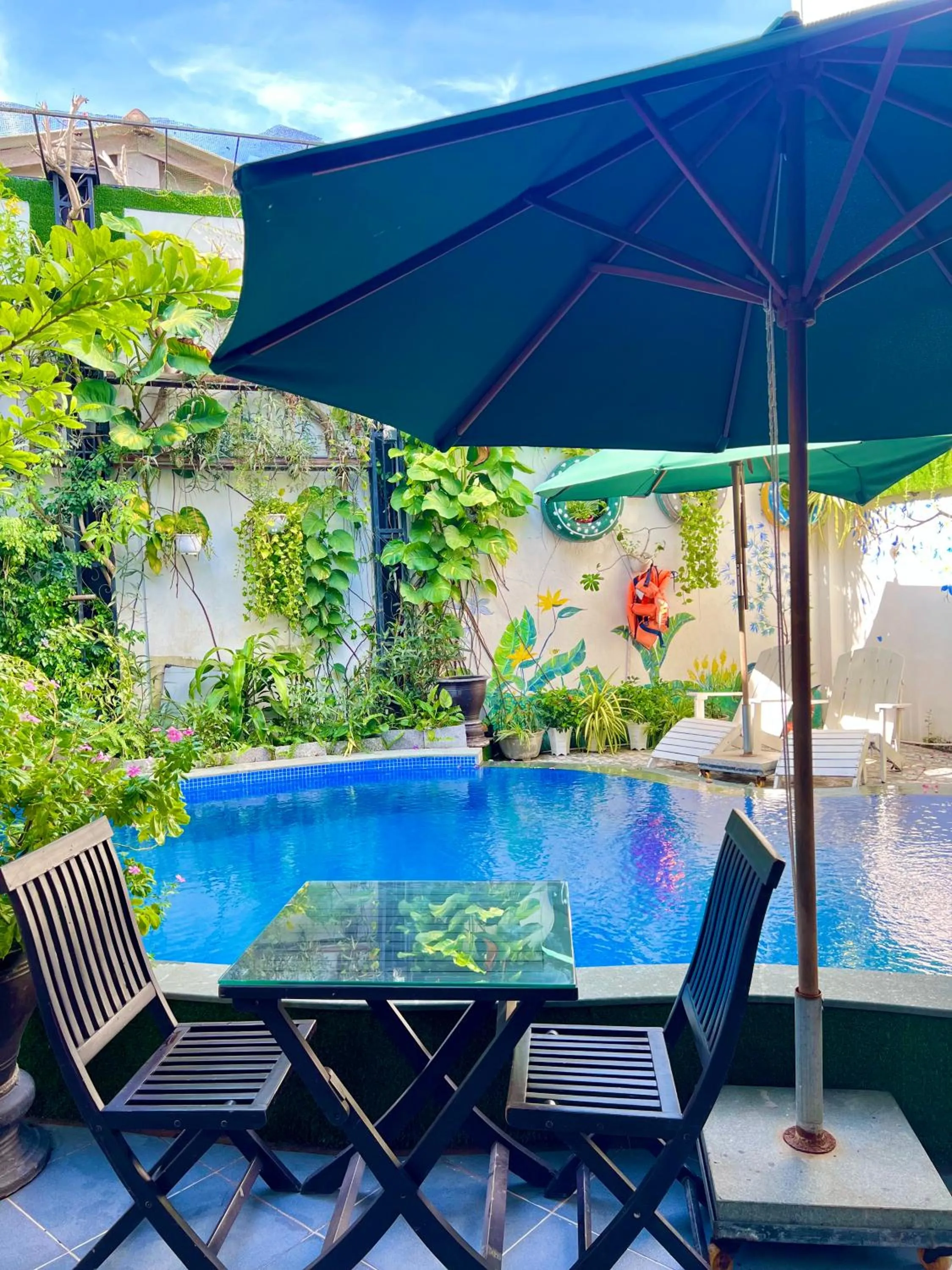 Swimming pool in Ngo House 2 Villa