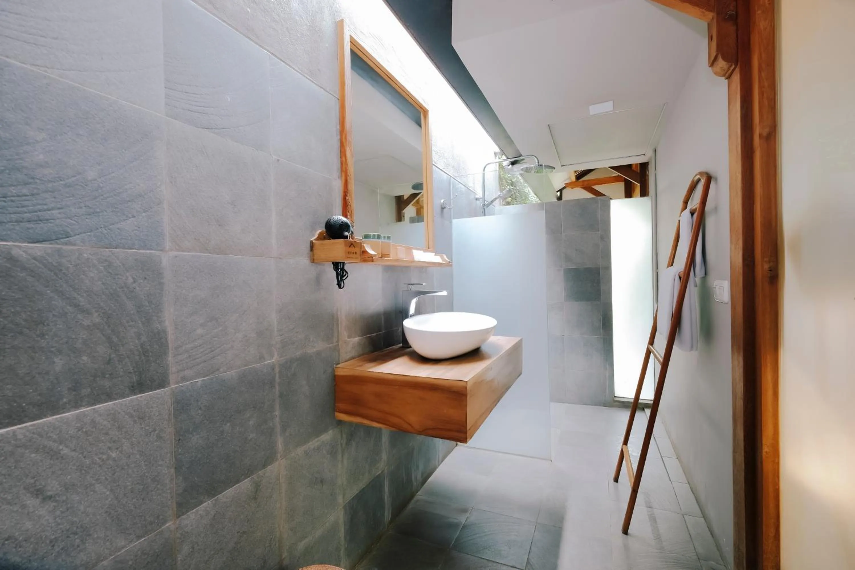 Bathroom in Ayom Java Village Solo