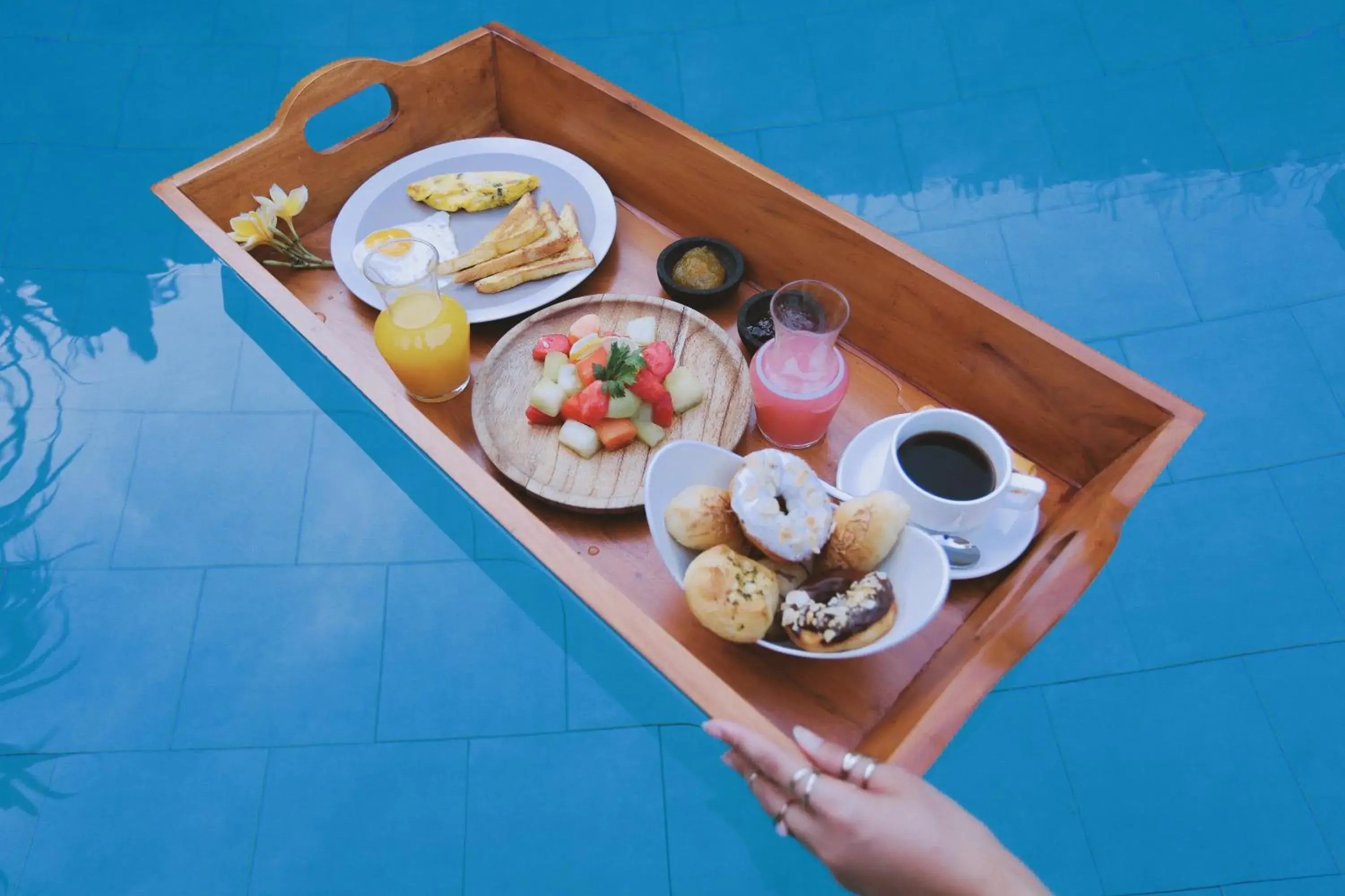 Food and drinks in Ayom Java Village Solo Food and drinks in Ayom Java Village Solo