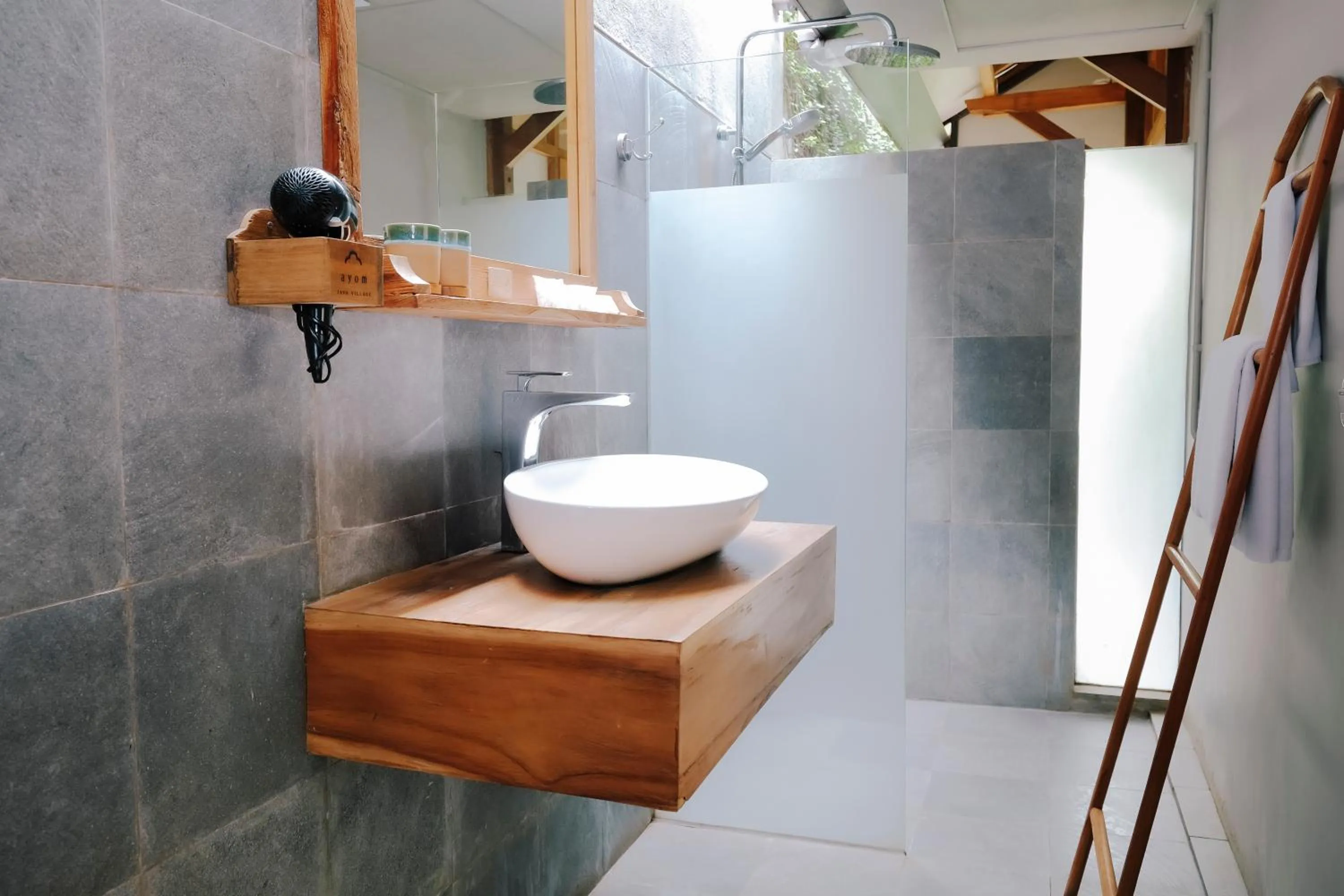 Bathroom in Ayom Java Village Solo