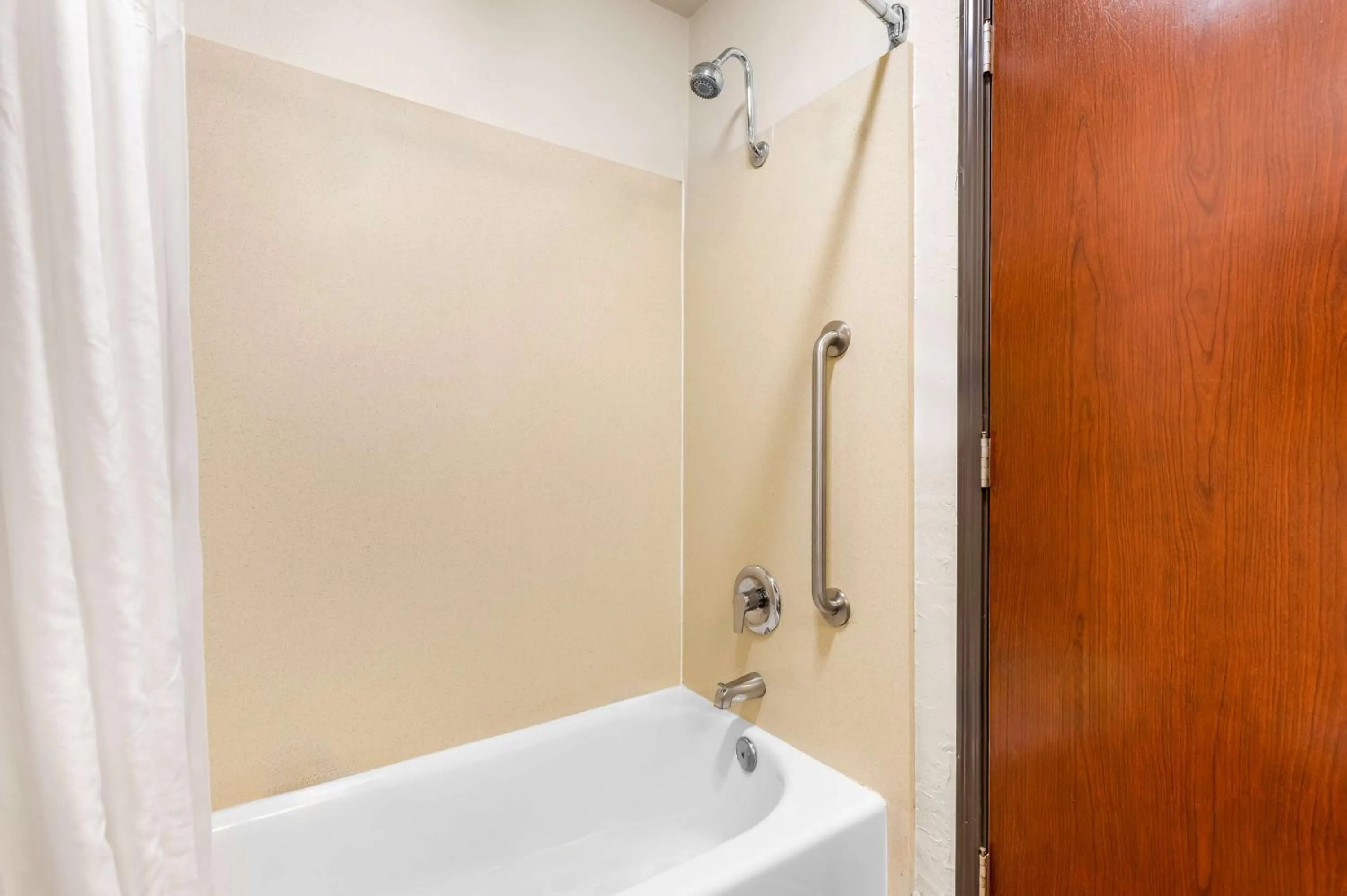 Bathroom in Best Western Plus Parkway Inn