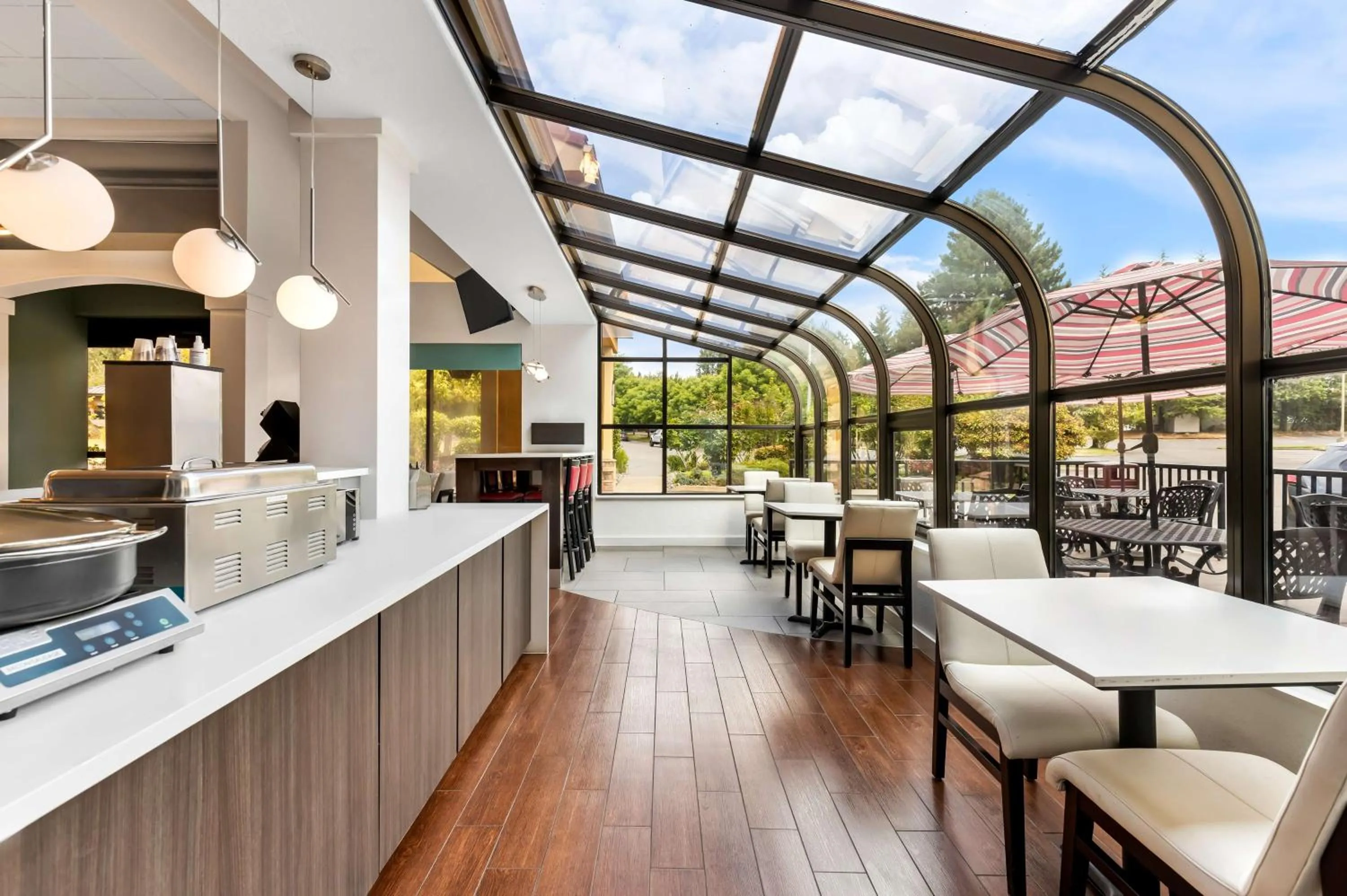 Restaurant/places to eat in Best Western Plus Parkway Inn