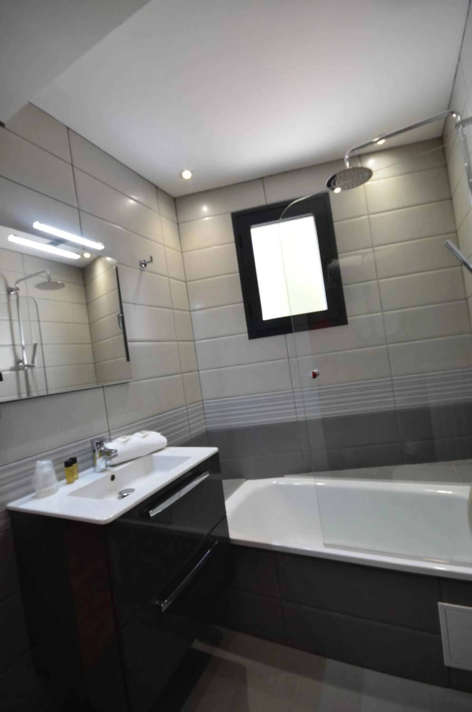 Bath in Hôtel Edelweiss