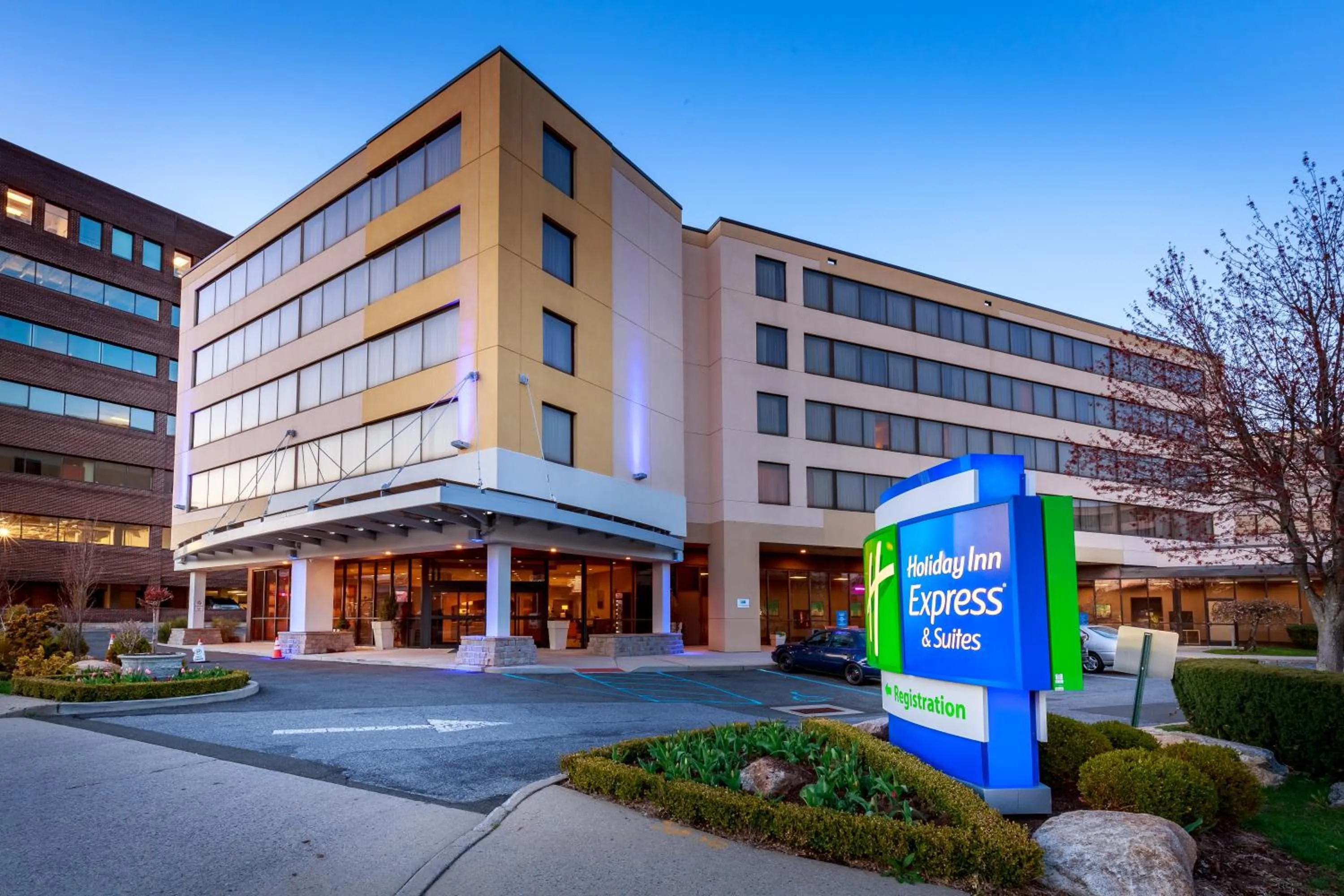 Property Building in Holiday Inn Express Stamford, an IHG Hotel