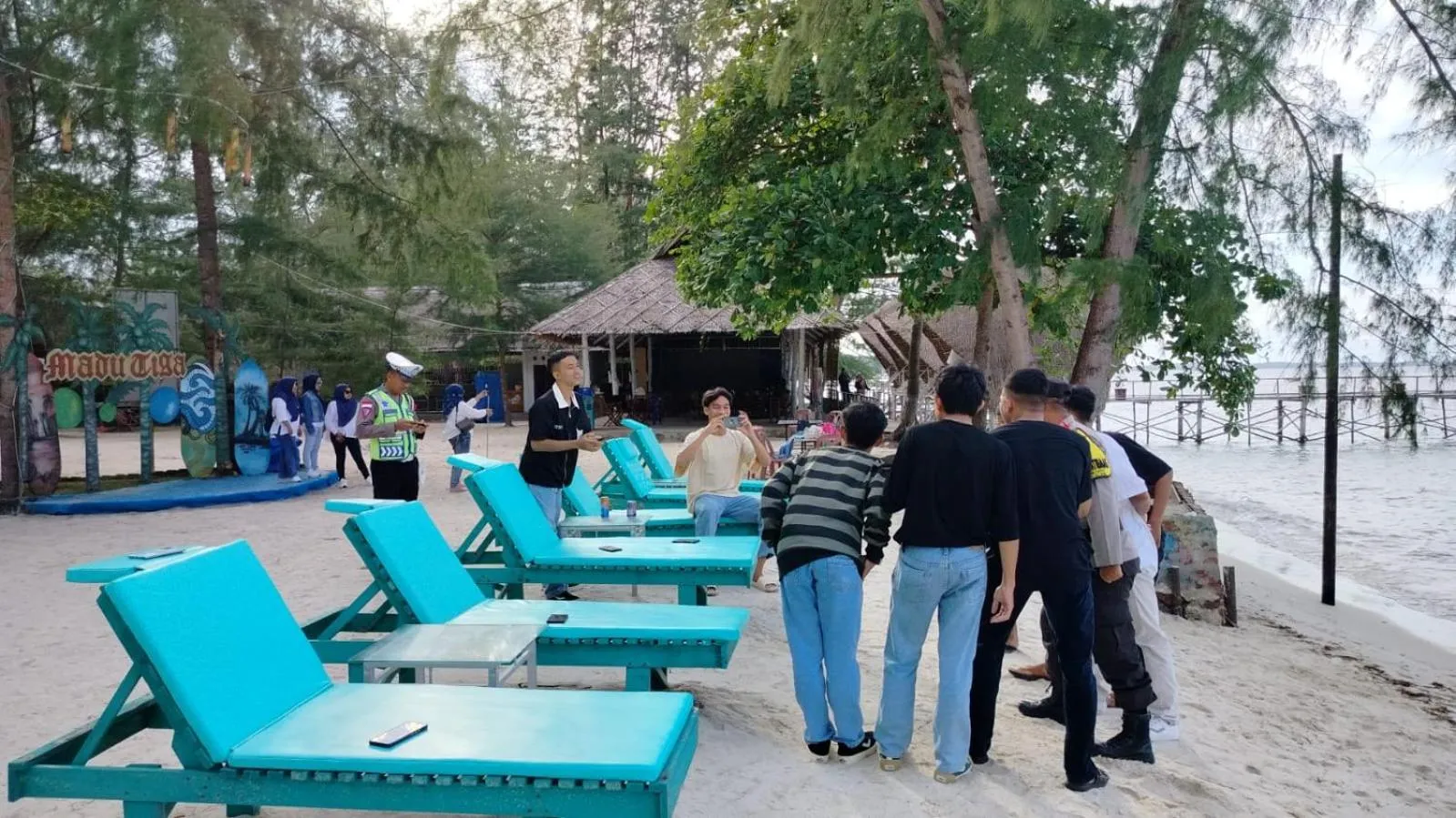 Madu Tiga Beach and Resort