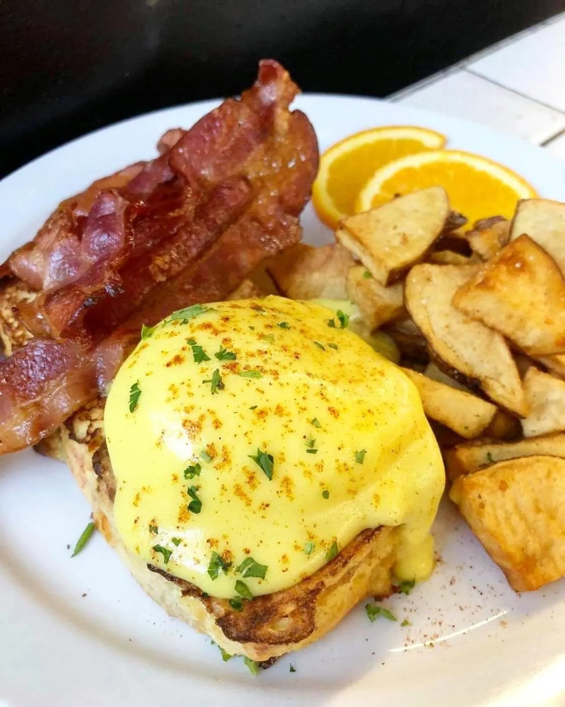 Breakfast in Claymore Inn and Suites