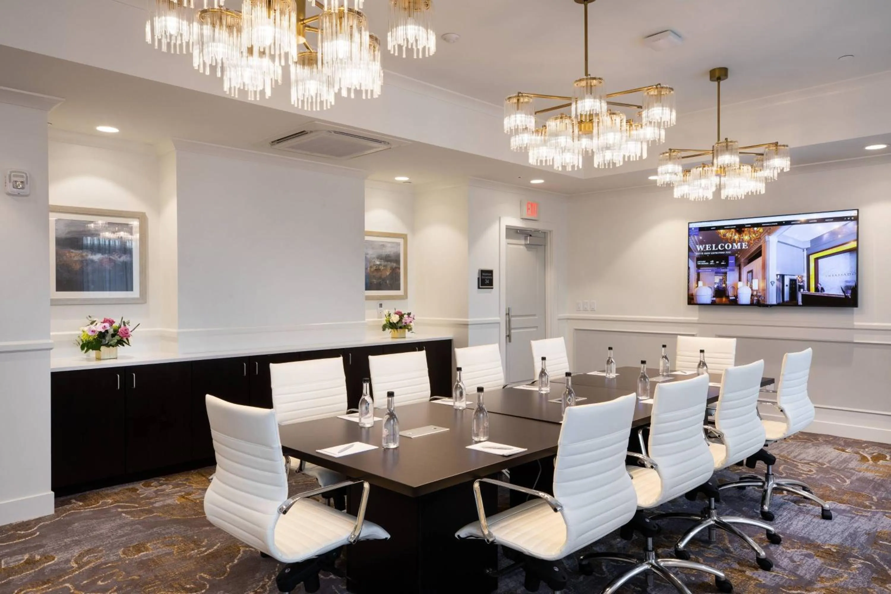 Meeting/conference room in Ambassador Hotel Kansas City, Autograph Collection