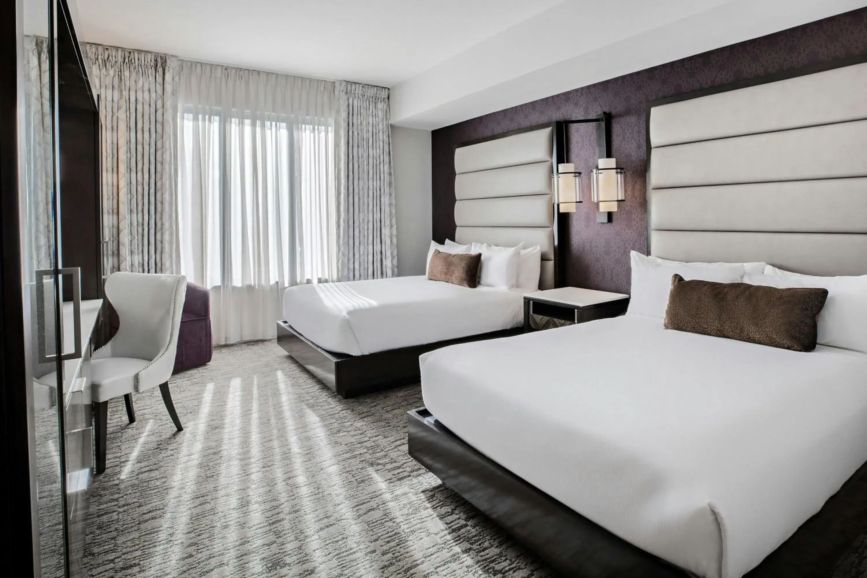 Photo of the whole room, Bed in Ambassador Hotel Kansas City, Autograph Collection Photo of the whole room, Bed in Ambassador Hotel Kansas City, Autograph Collection