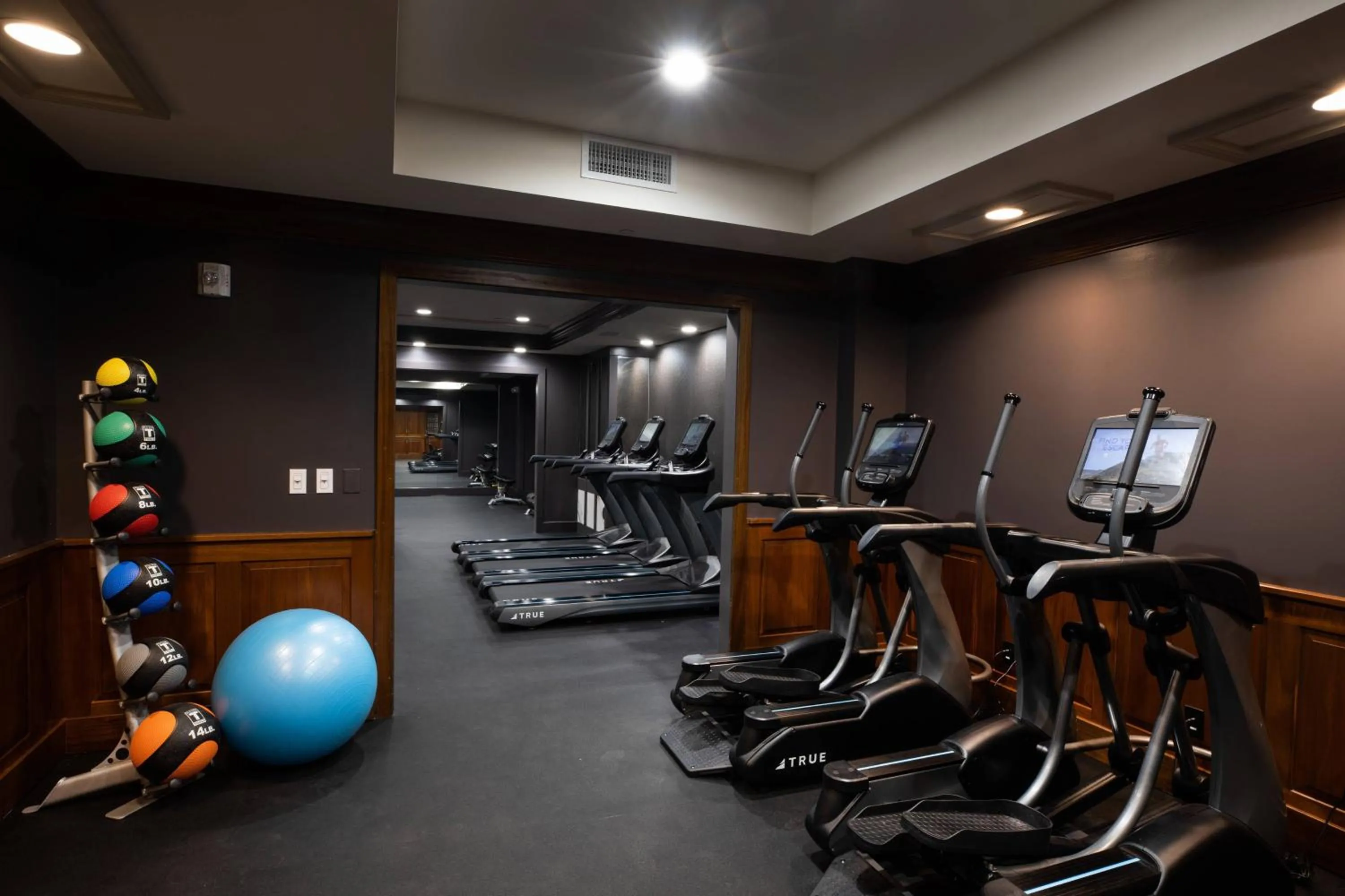 Fitness centre/facilities in Ambassador Hotel Kansas City, Autograph Collection