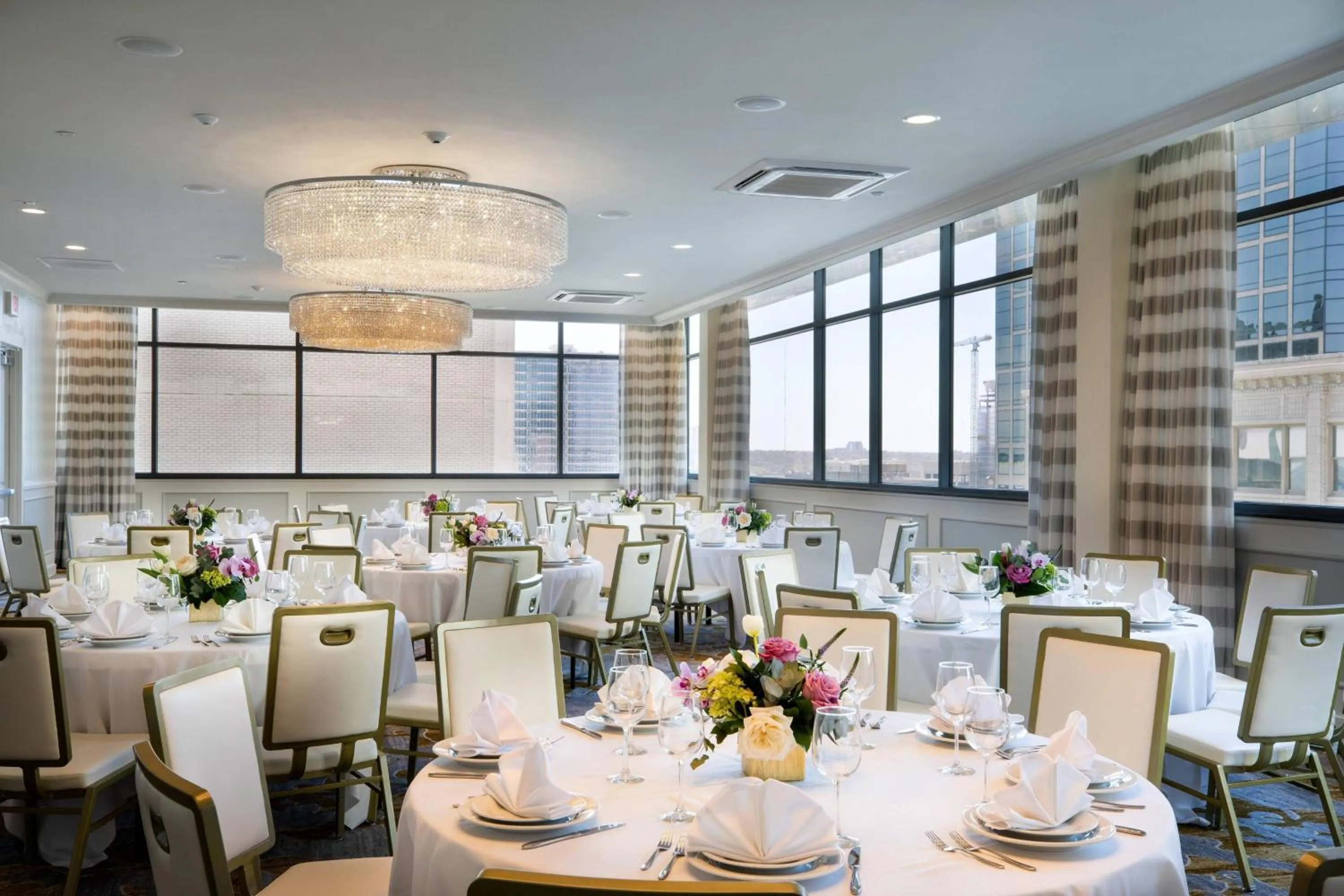 Meeting/conference room in Ambassador Hotel Kansas City, Autograph Collection