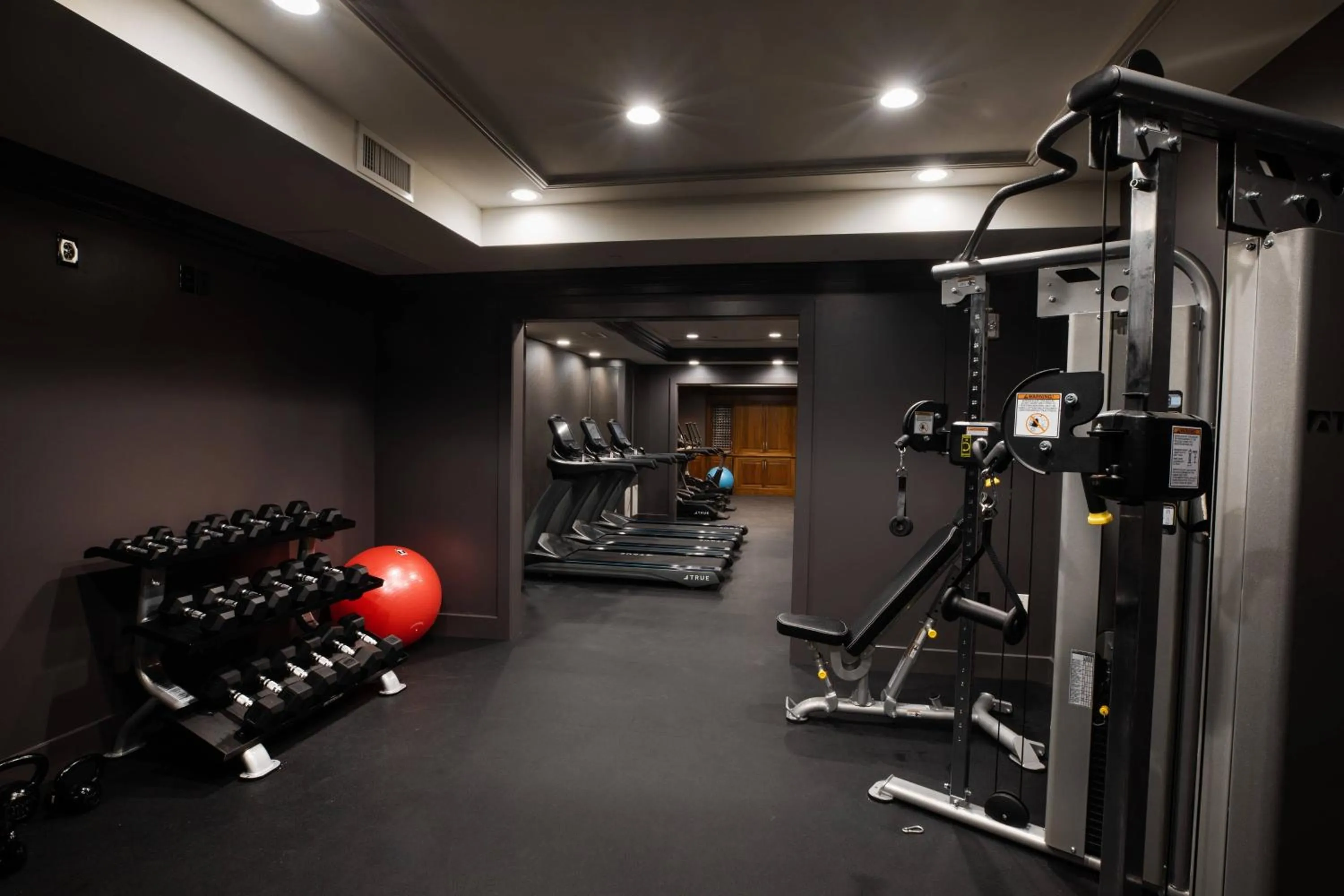 Fitness centre/facilities in Ambassador Hotel Kansas City, Autograph Collection