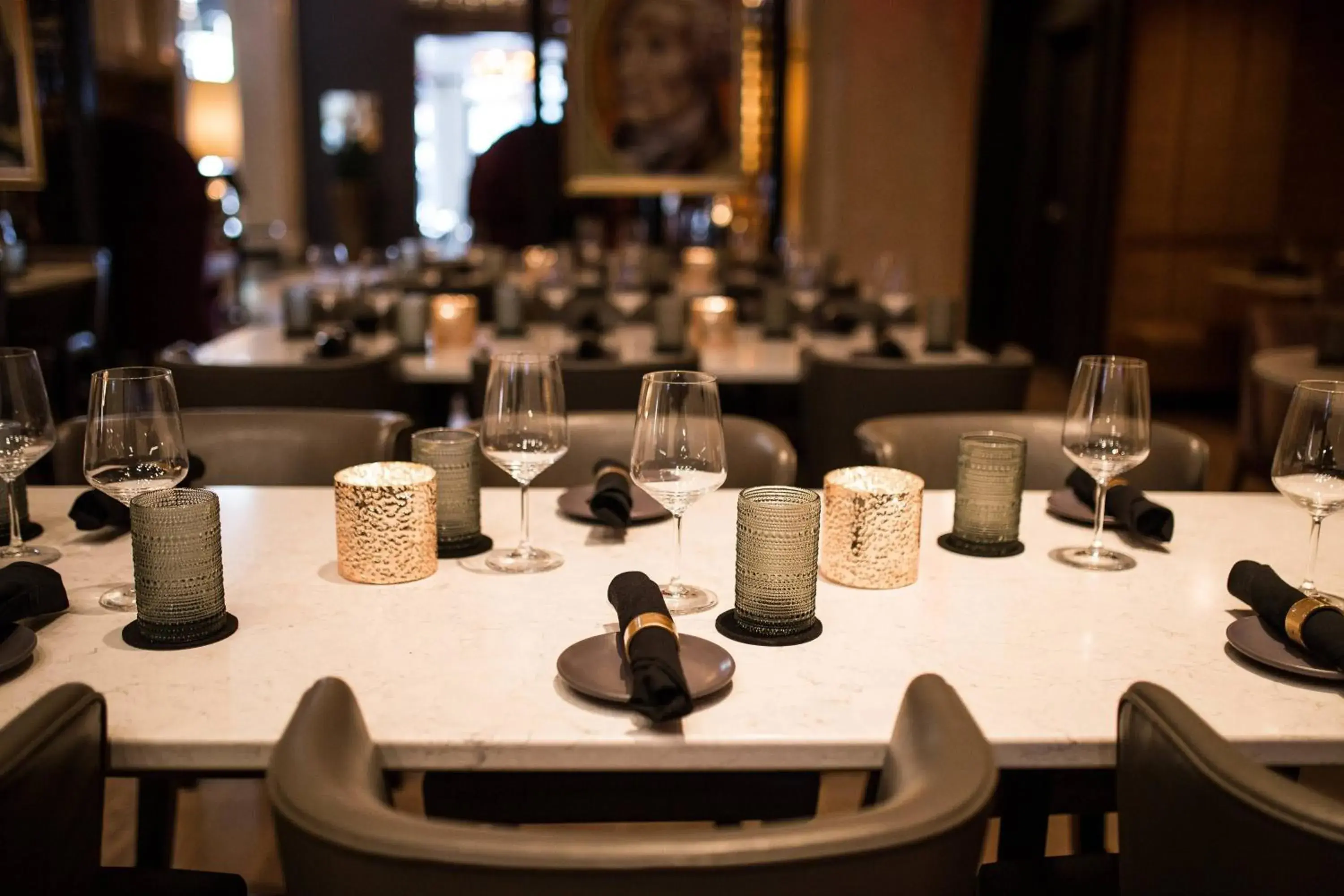 Restaurant/places to eat in Ambassador Hotel Kansas City, Autograph Collection Restaurant/places to eat in Ambassador Hotel Kansas City, Autograph Collection