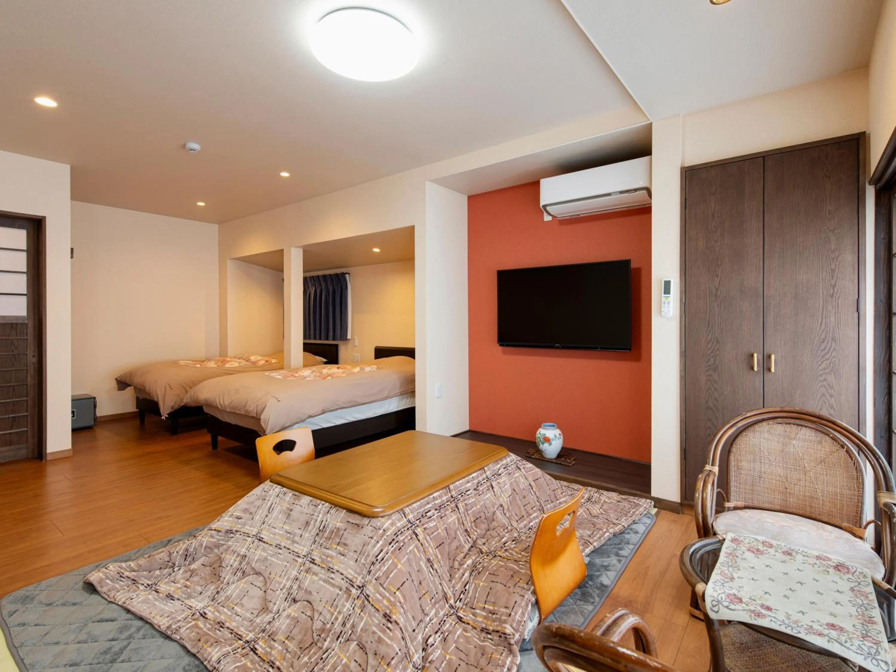 Photo of the whole room, Bed in Sanso Matsuya