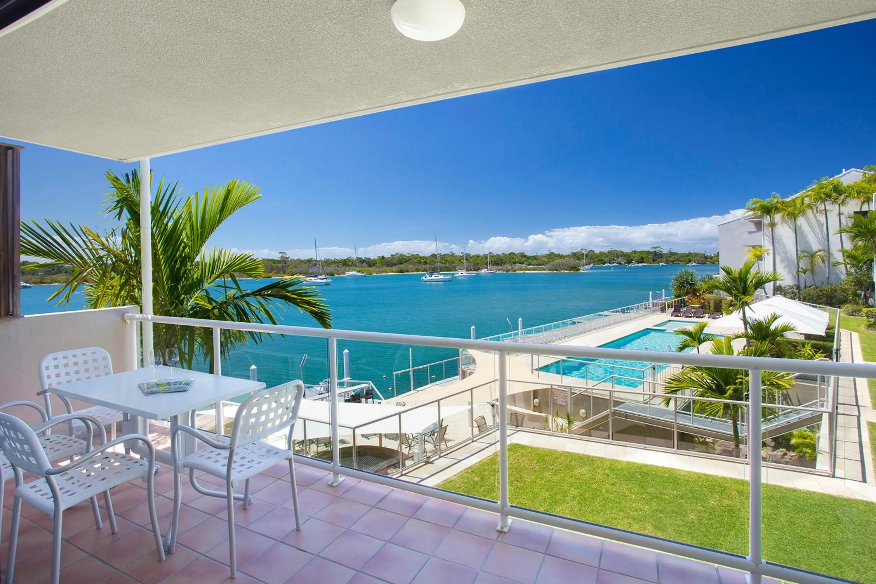 Day in Noosa Shores Resort