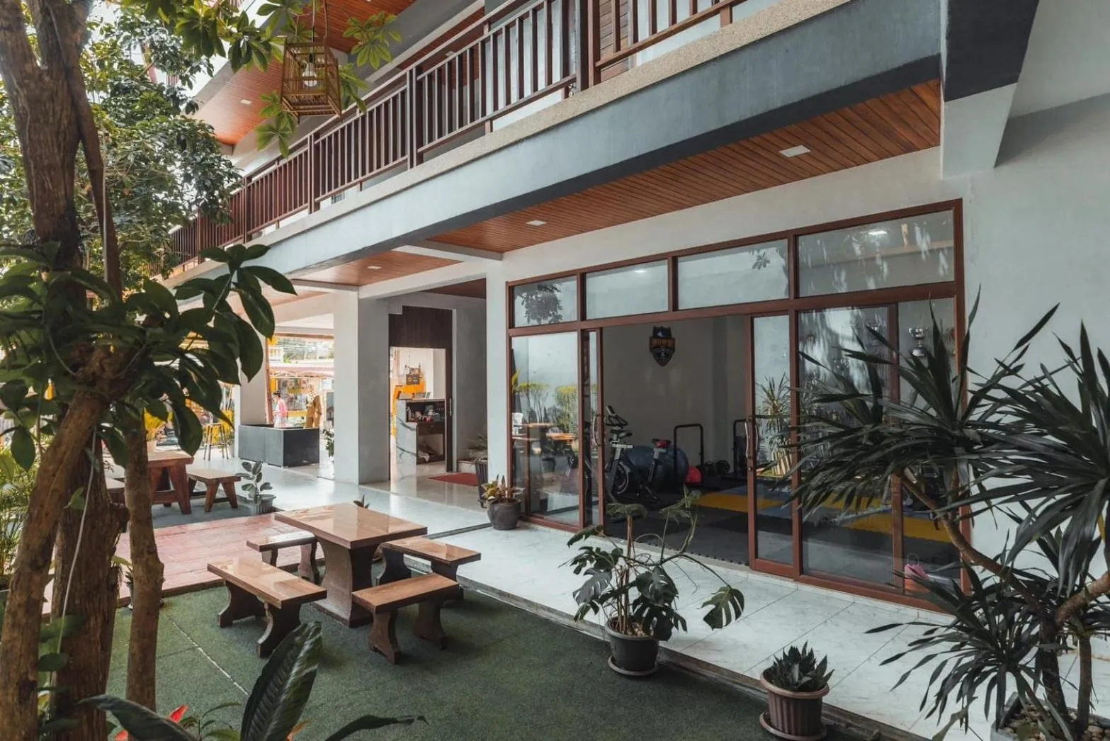 Garden in Lanta Ray Bay Hotel