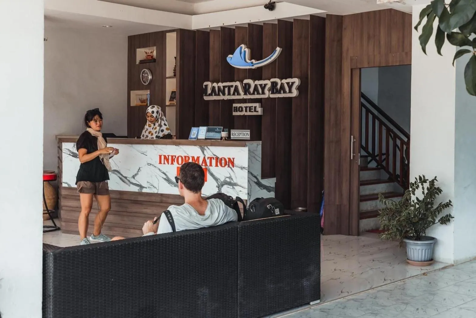 Property building in Lanta Ray Bay Hotel