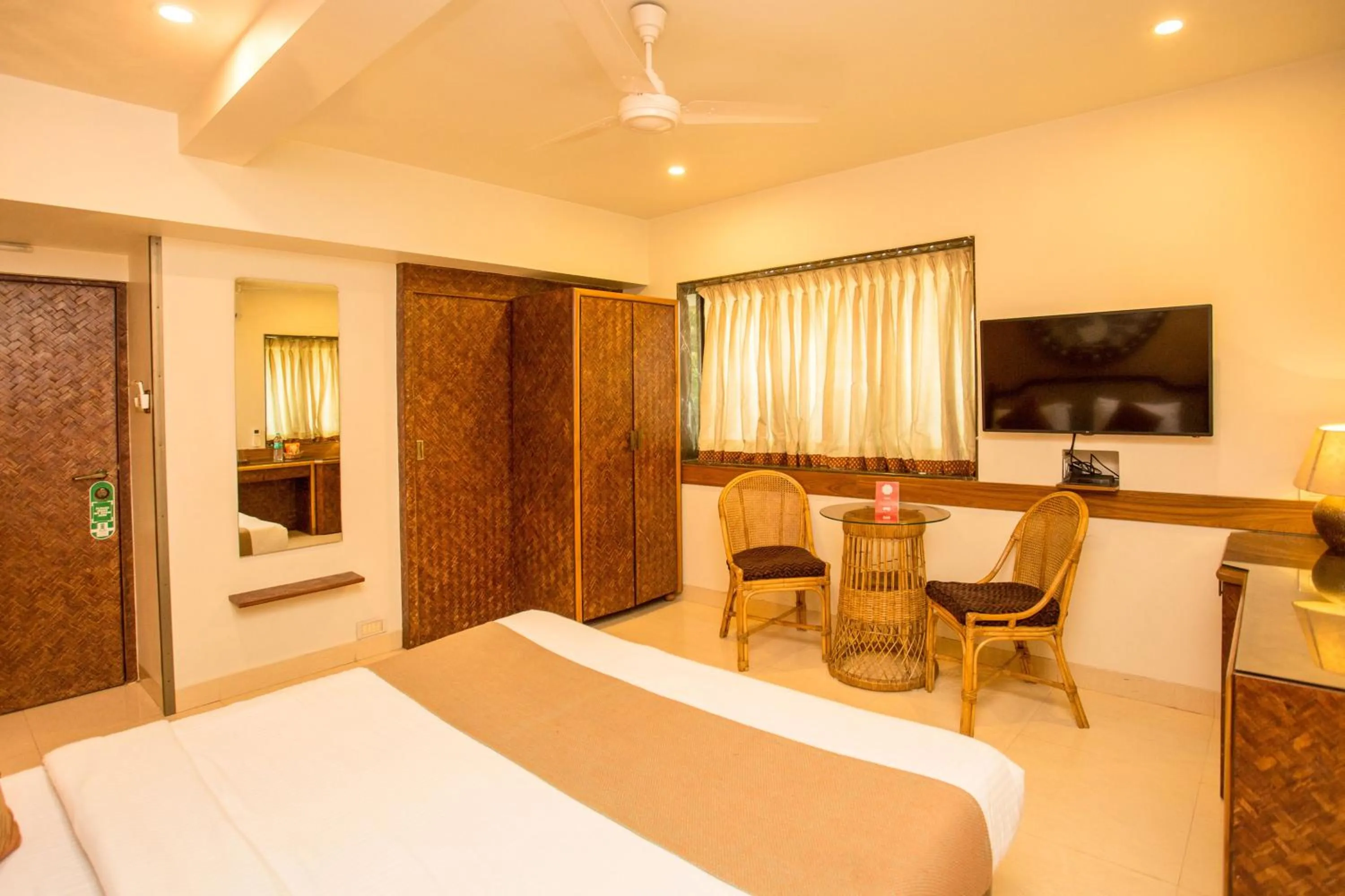 Photo of the whole room, Bed in Accord Hotel