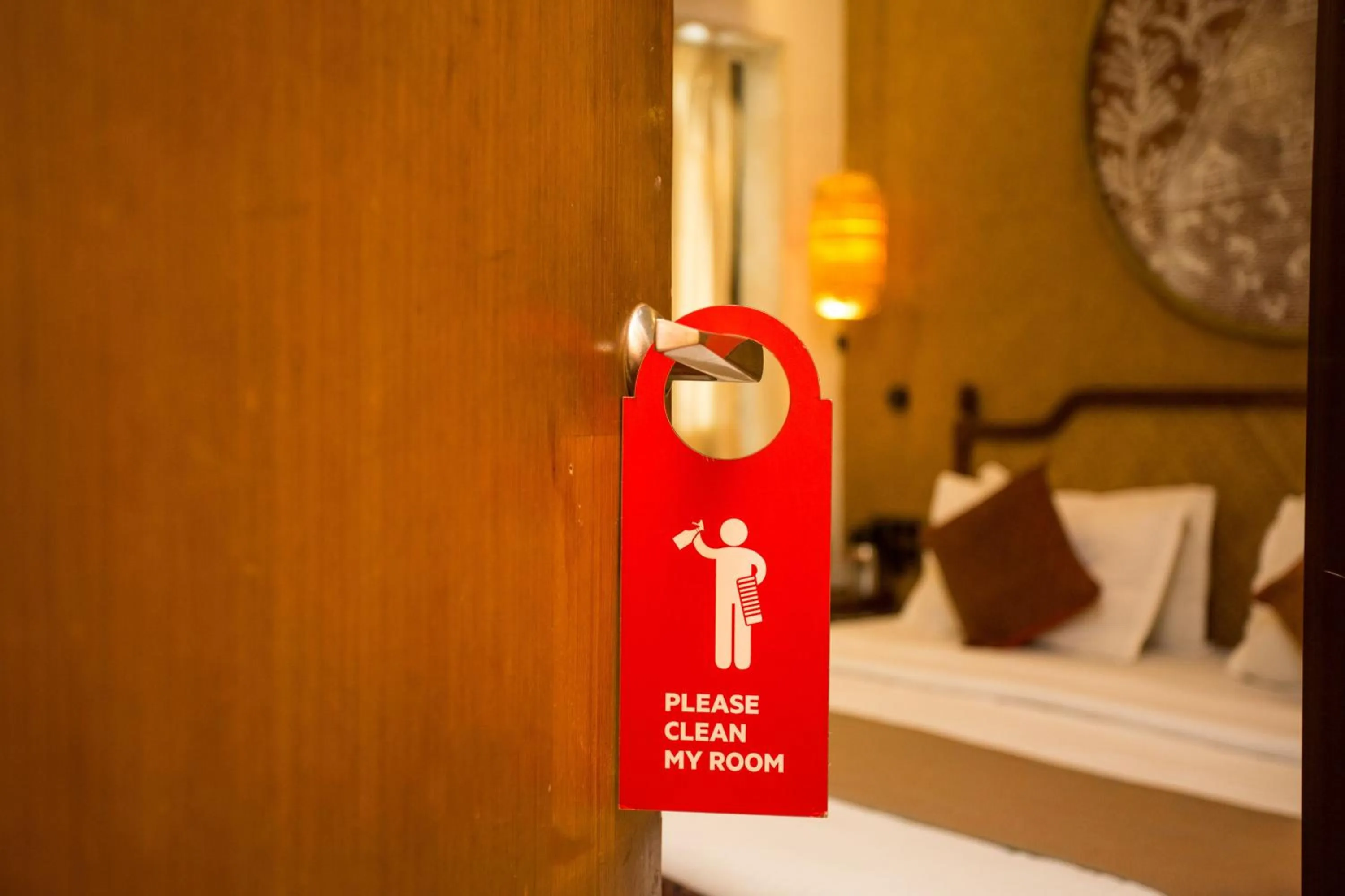 Text overlay, Bed in Accord Hotel