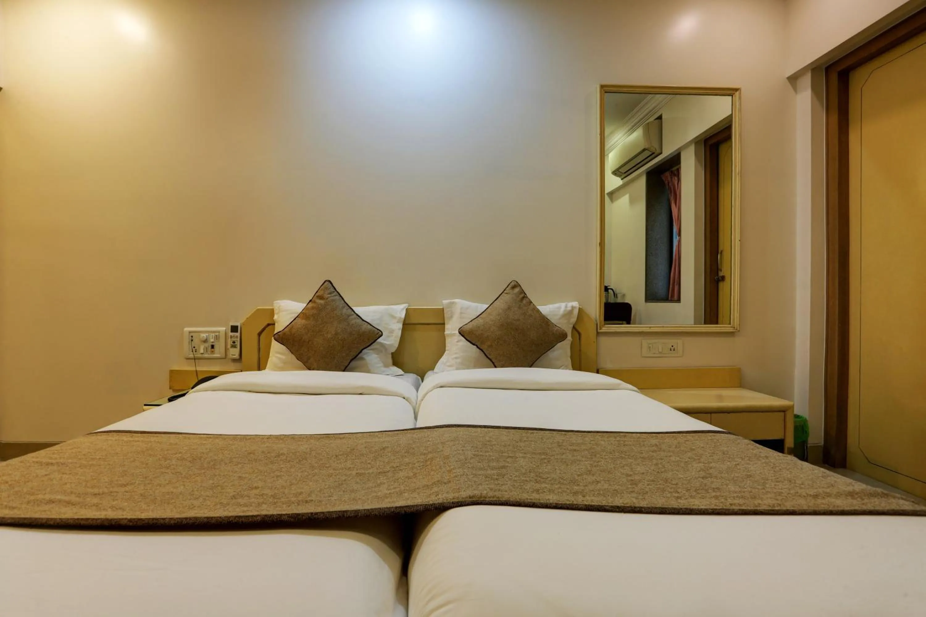 Bedroom, Bed in Accord Hotel