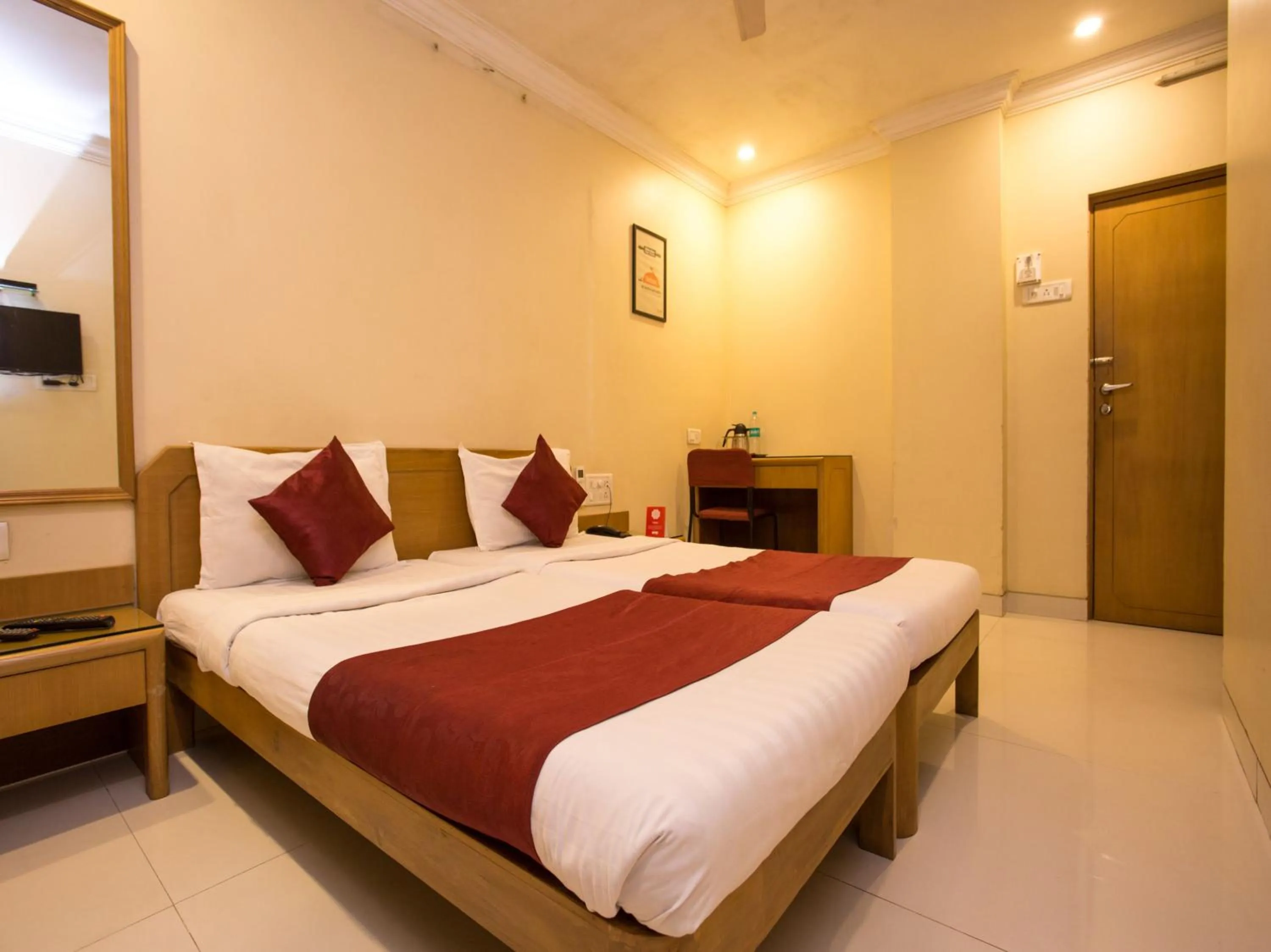 Bedroom, Bed in Accord Hotel