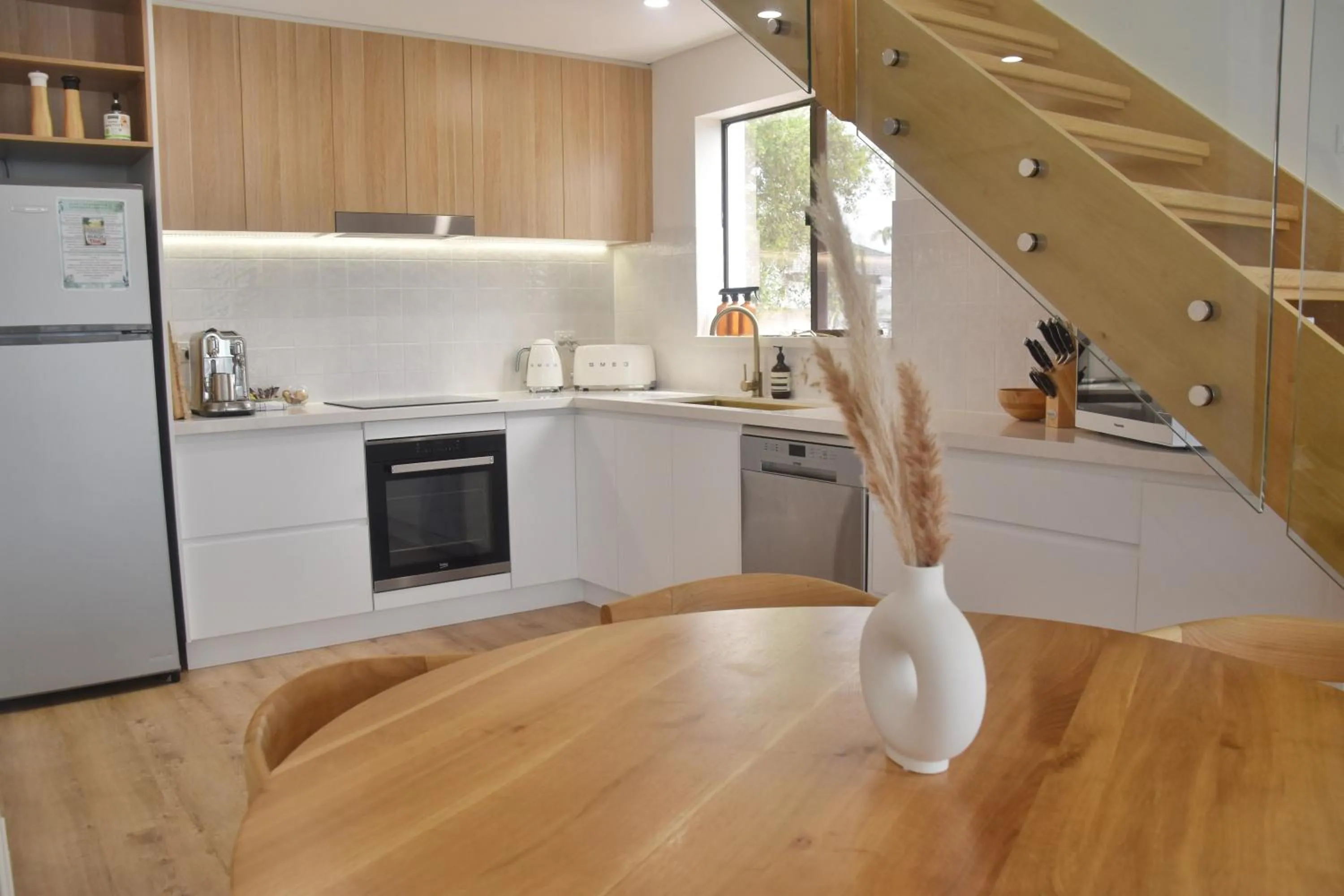 Kitchen or kitchenette in The Noosa Apartments