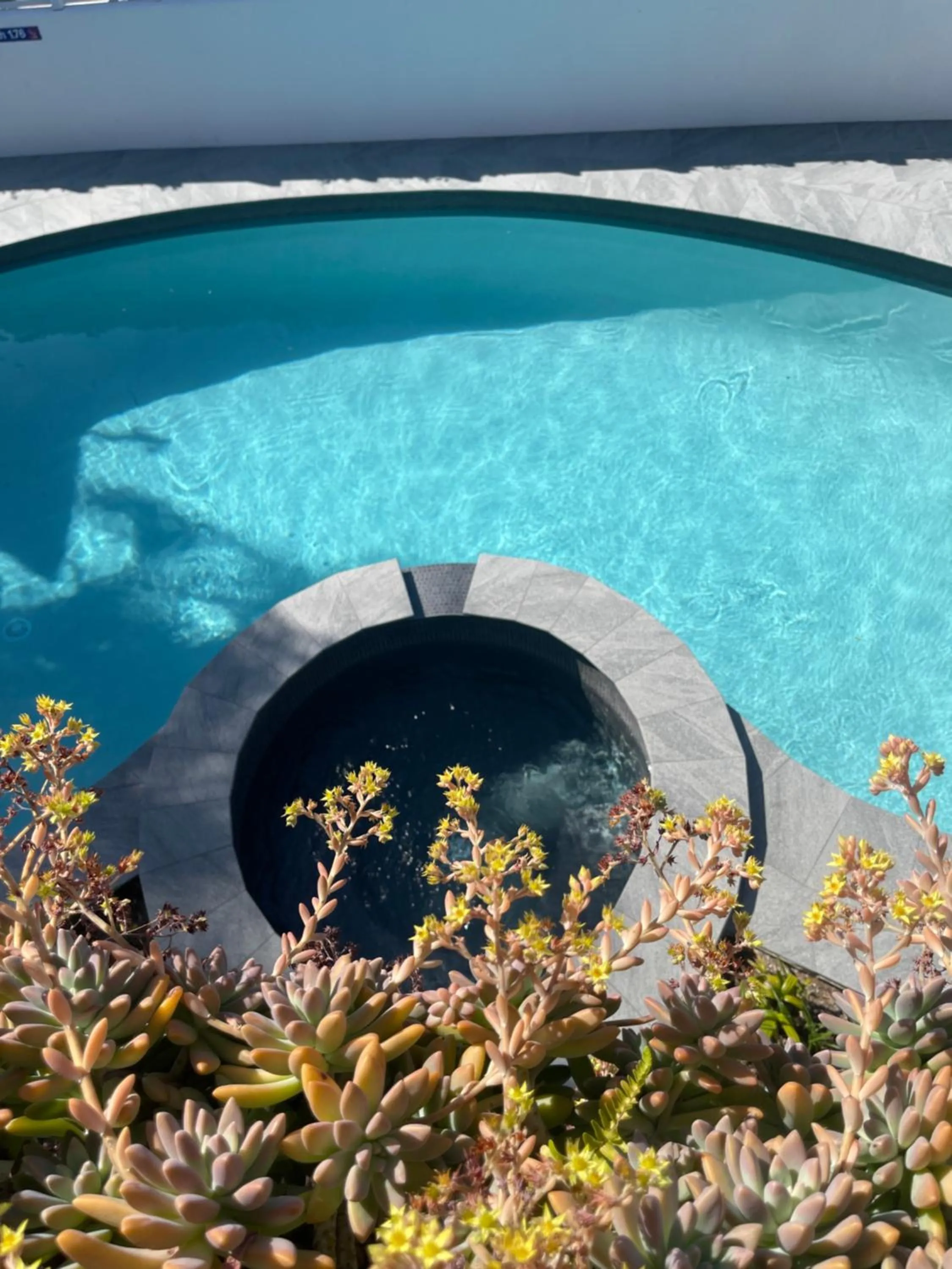 Hot Tub in The Noosa Apartments