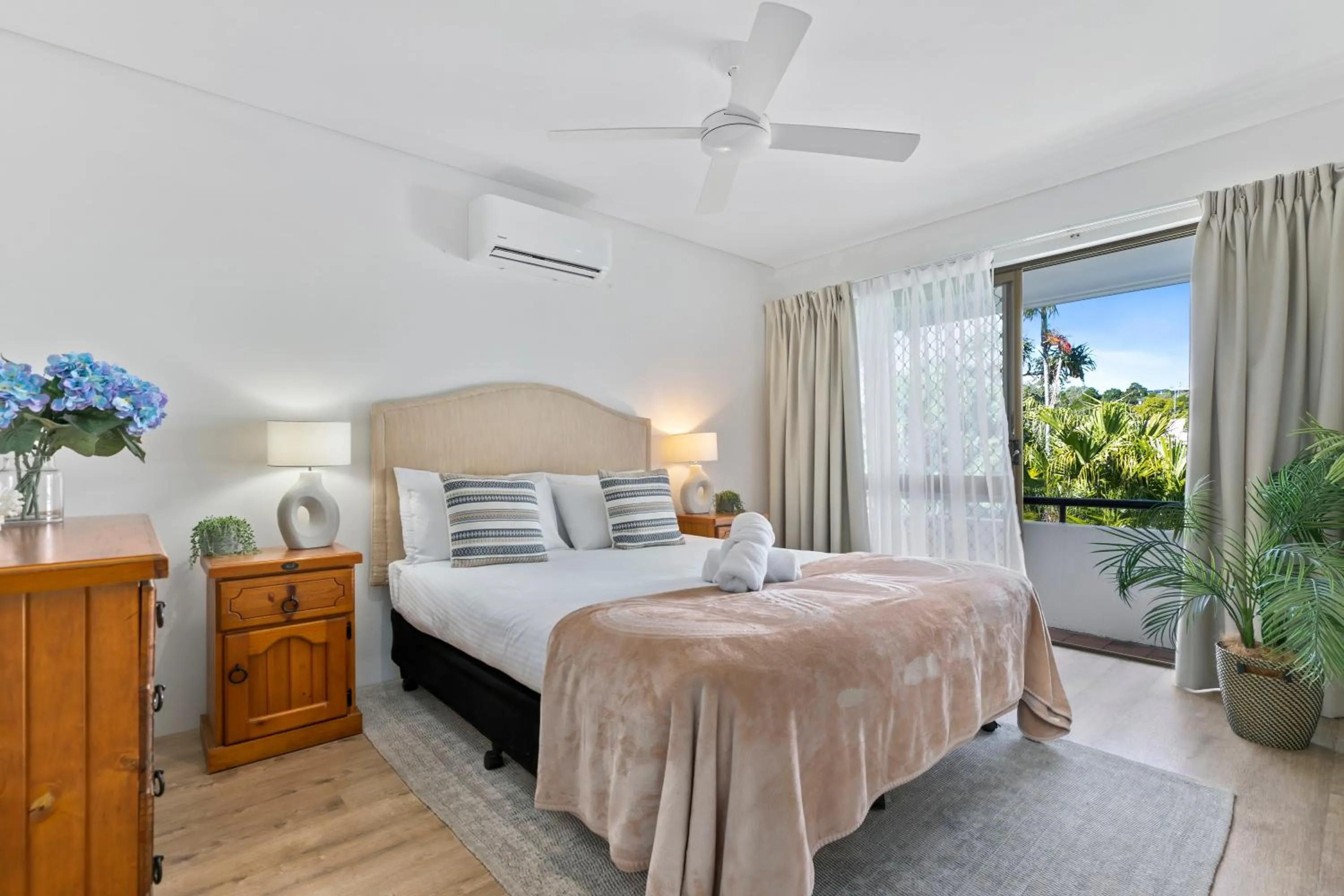 Bedroom, Bed in The Noosa Apartments