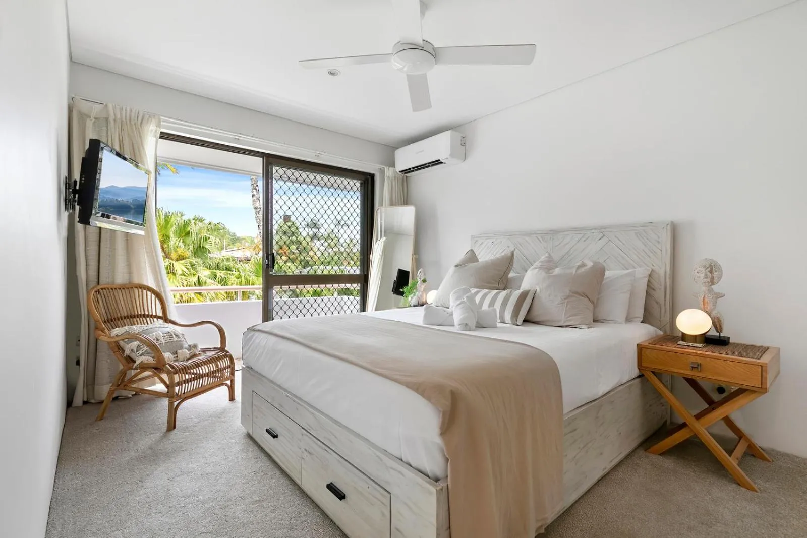 Bedroom, Bed in The Noosa Apartments