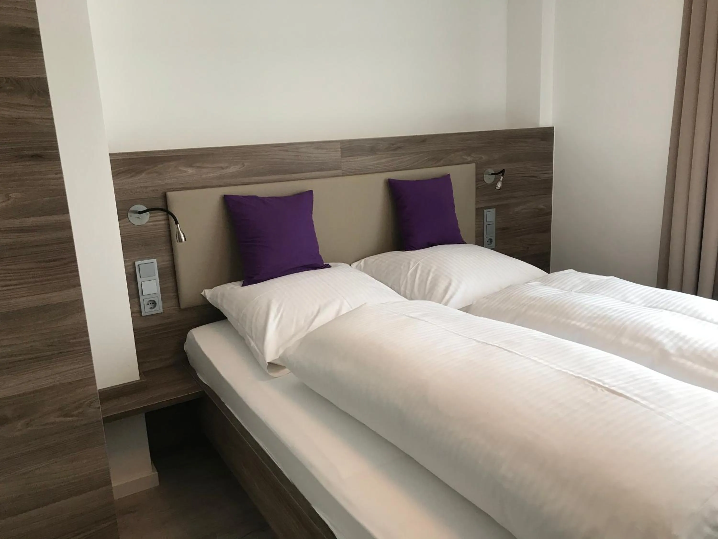 Bed in Gästehaus Schlegel