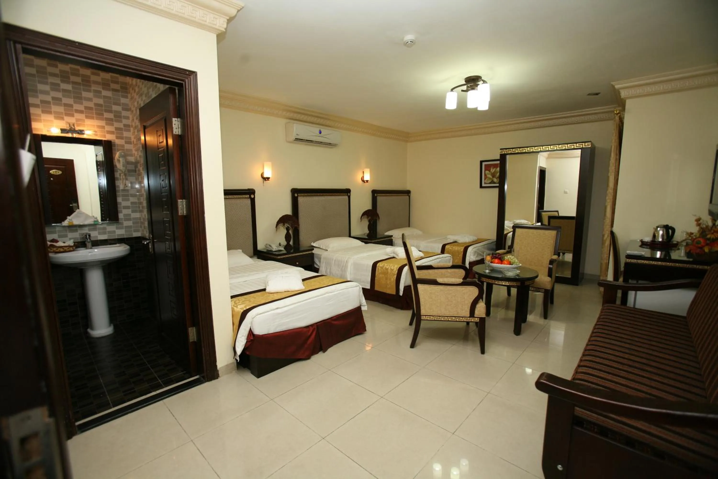 Photo of the whole room, Bed in Cedar Hotel