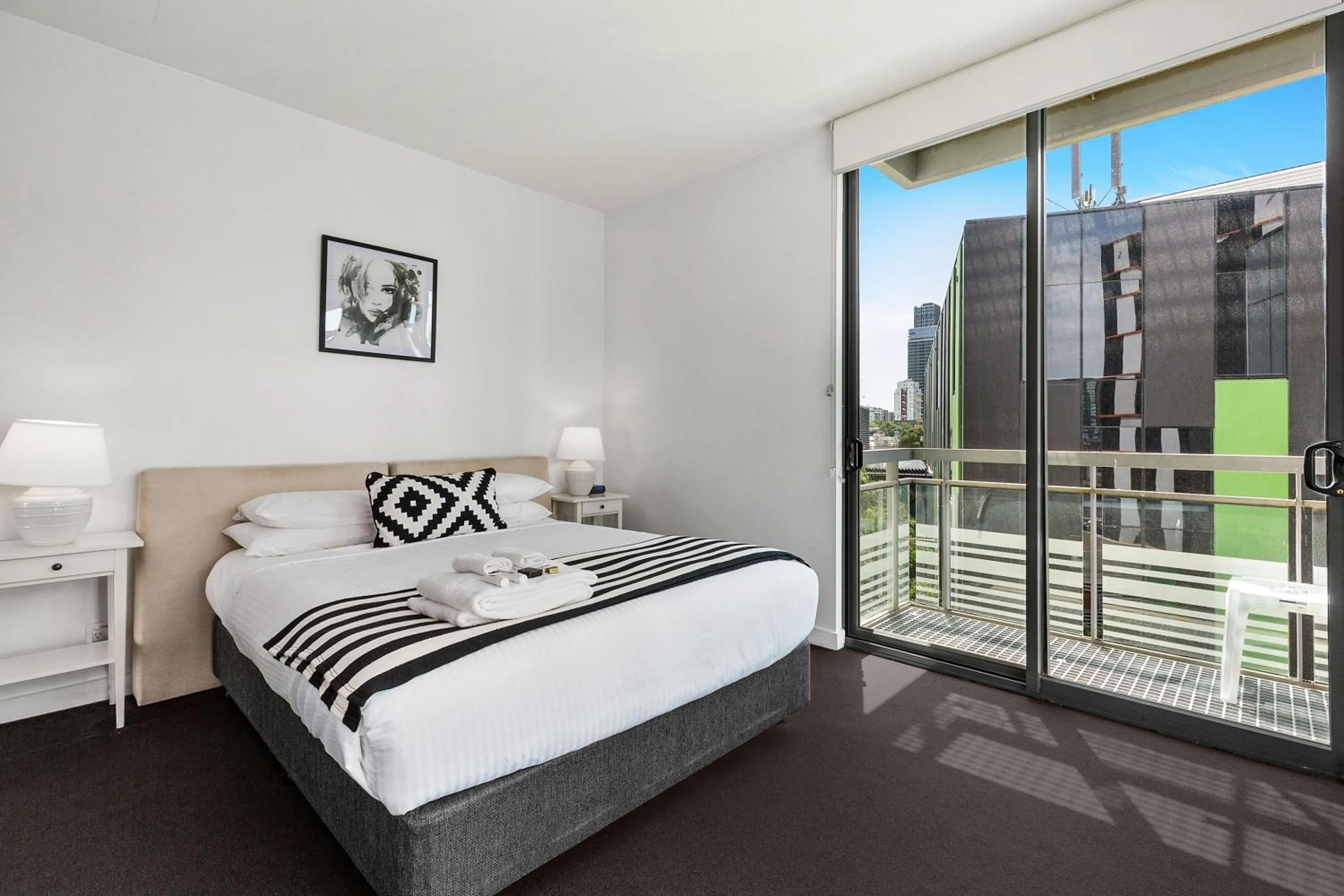 Balcony/Terrace, Bed in Docklands Private Collection - City Harbour Apartments