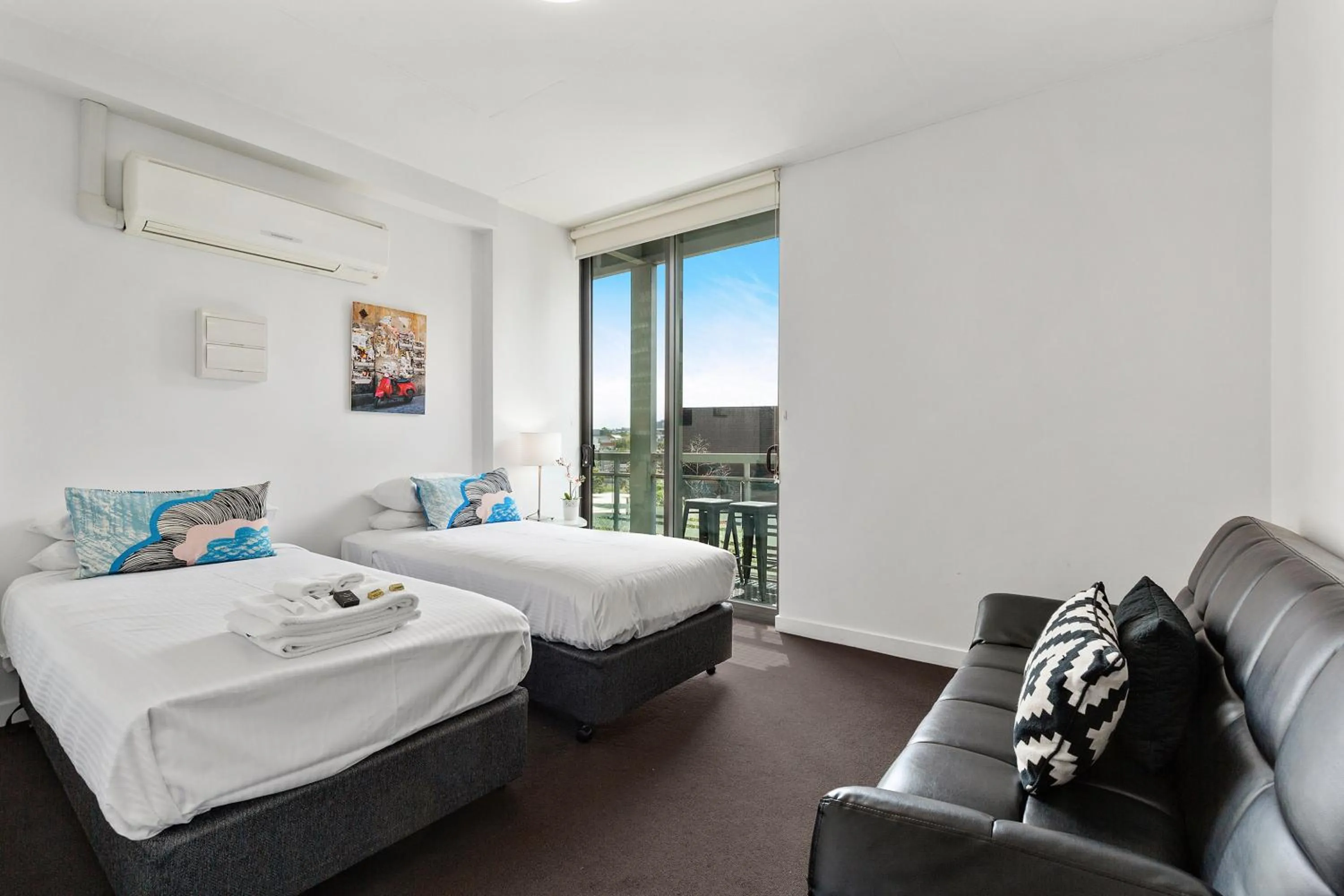 Balcony/Terrace, Bed in Docklands Private Collection - City Harbour Apartments
