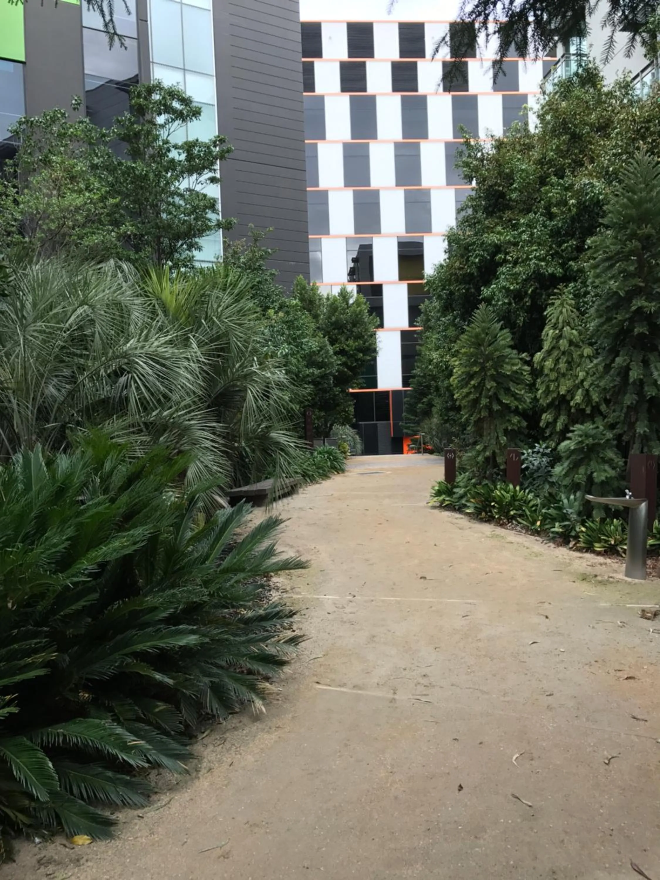 Garden in Docklands Private Collection - City Harbour Apartments