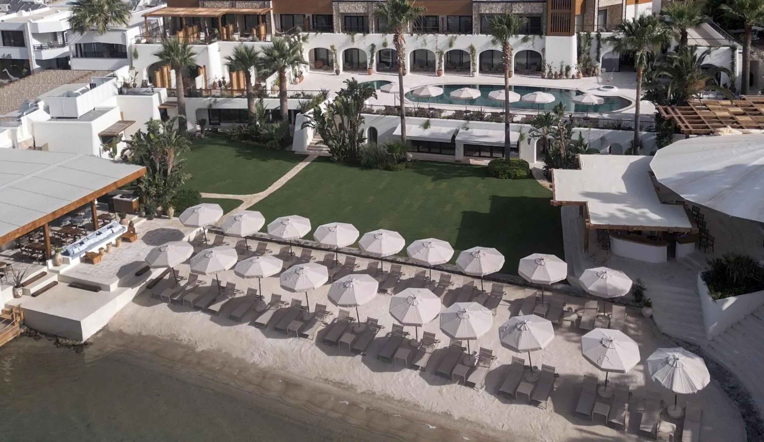 Property building in Avantgarde Refined Yalıkavak